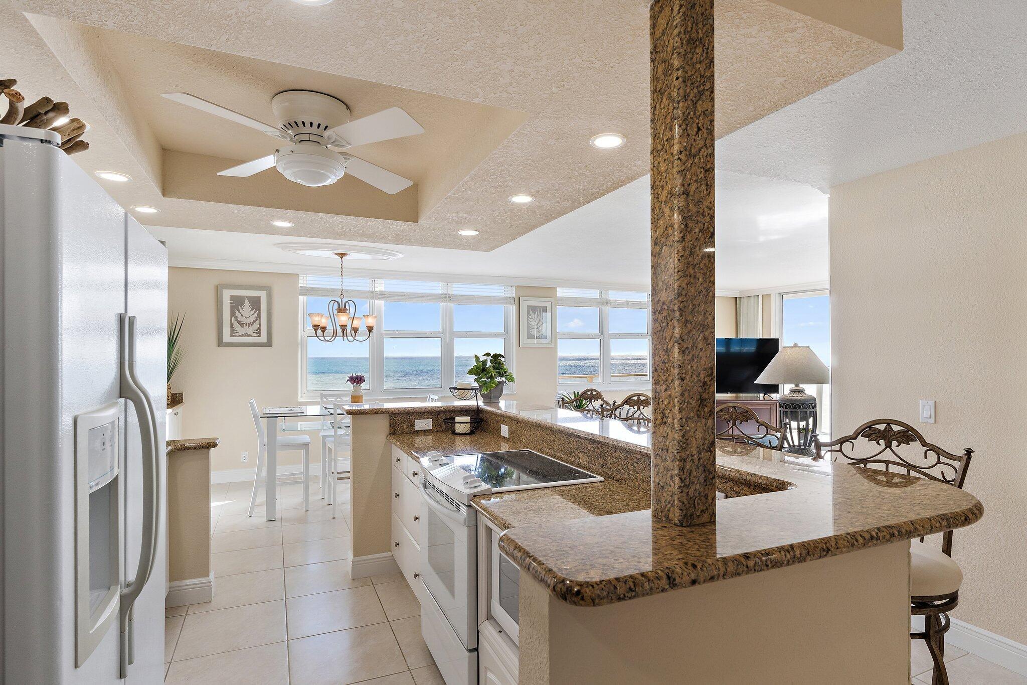 5440 N Ocean Drive 907 Property Photo 13