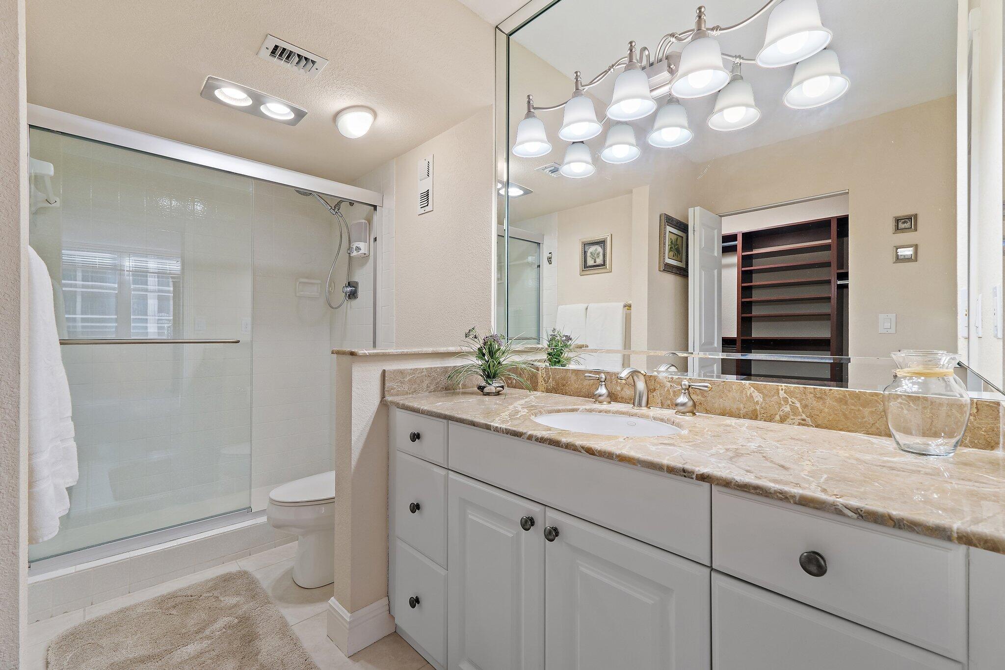 5440 N Ocean Drive 907 Property Photo 24