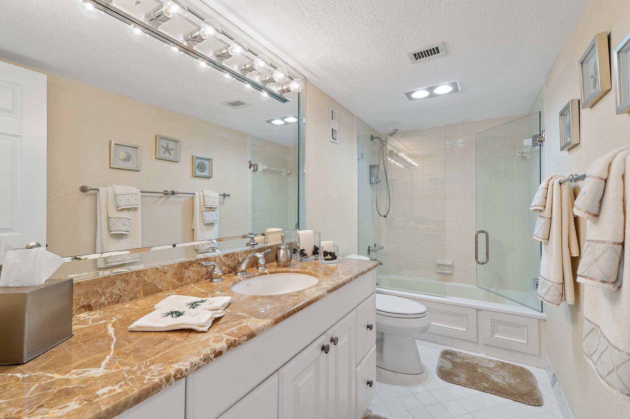 5440 N Ocean Drive 907 Property Photo 30