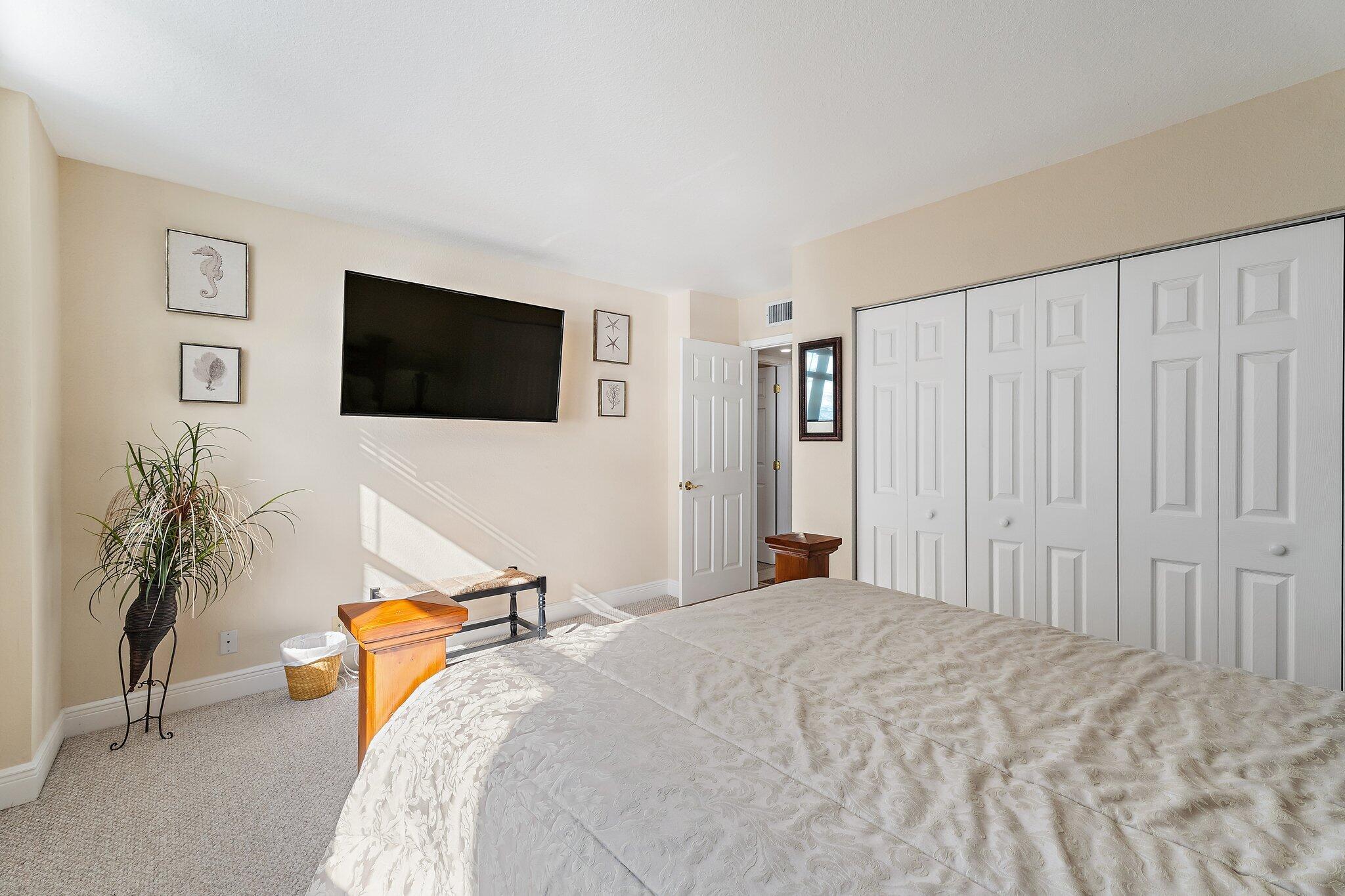 5440 N Ocean Drive 907 Property Photo 31