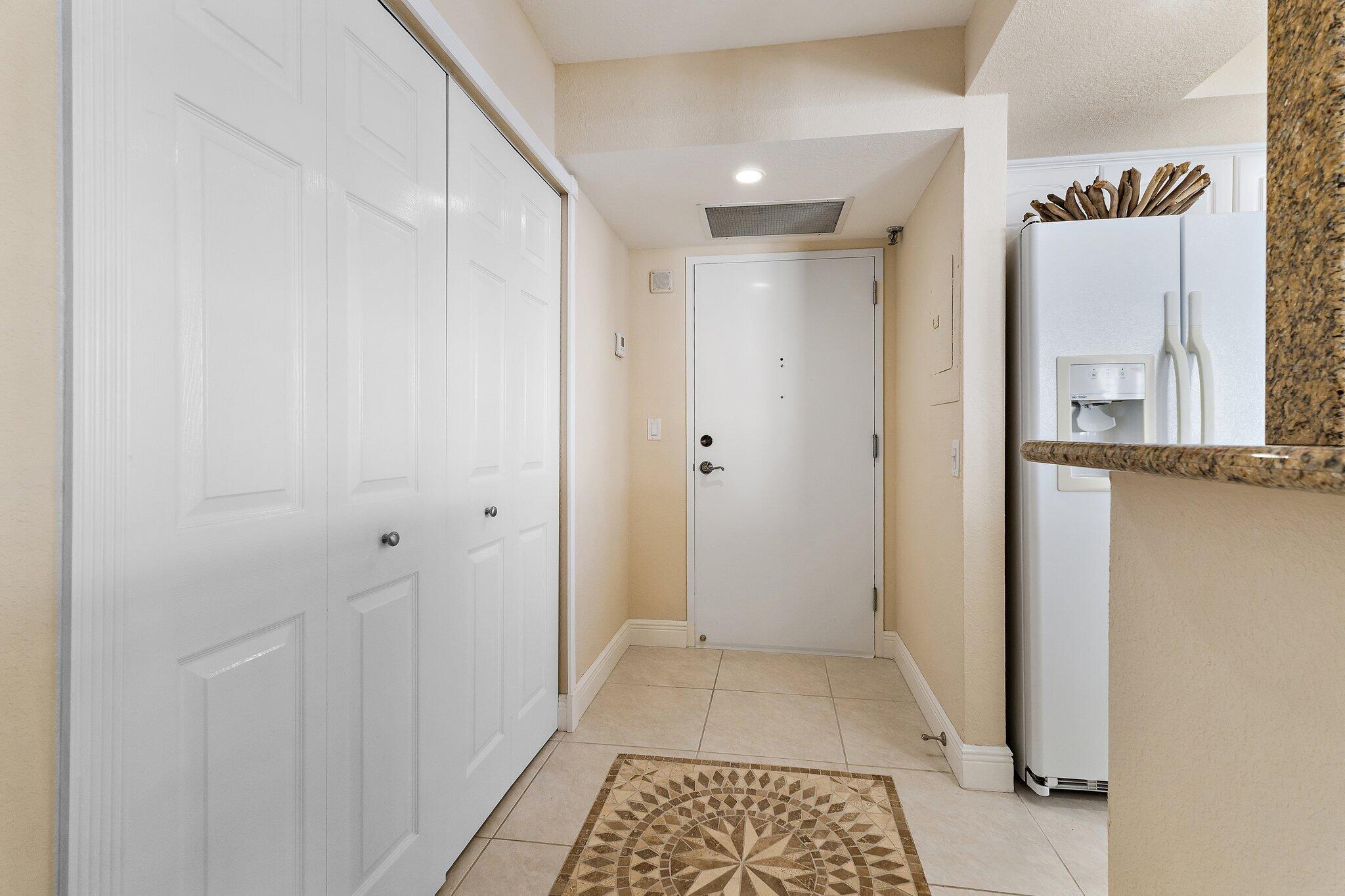 5440 N Ocean Drive 907 Property Photo 58