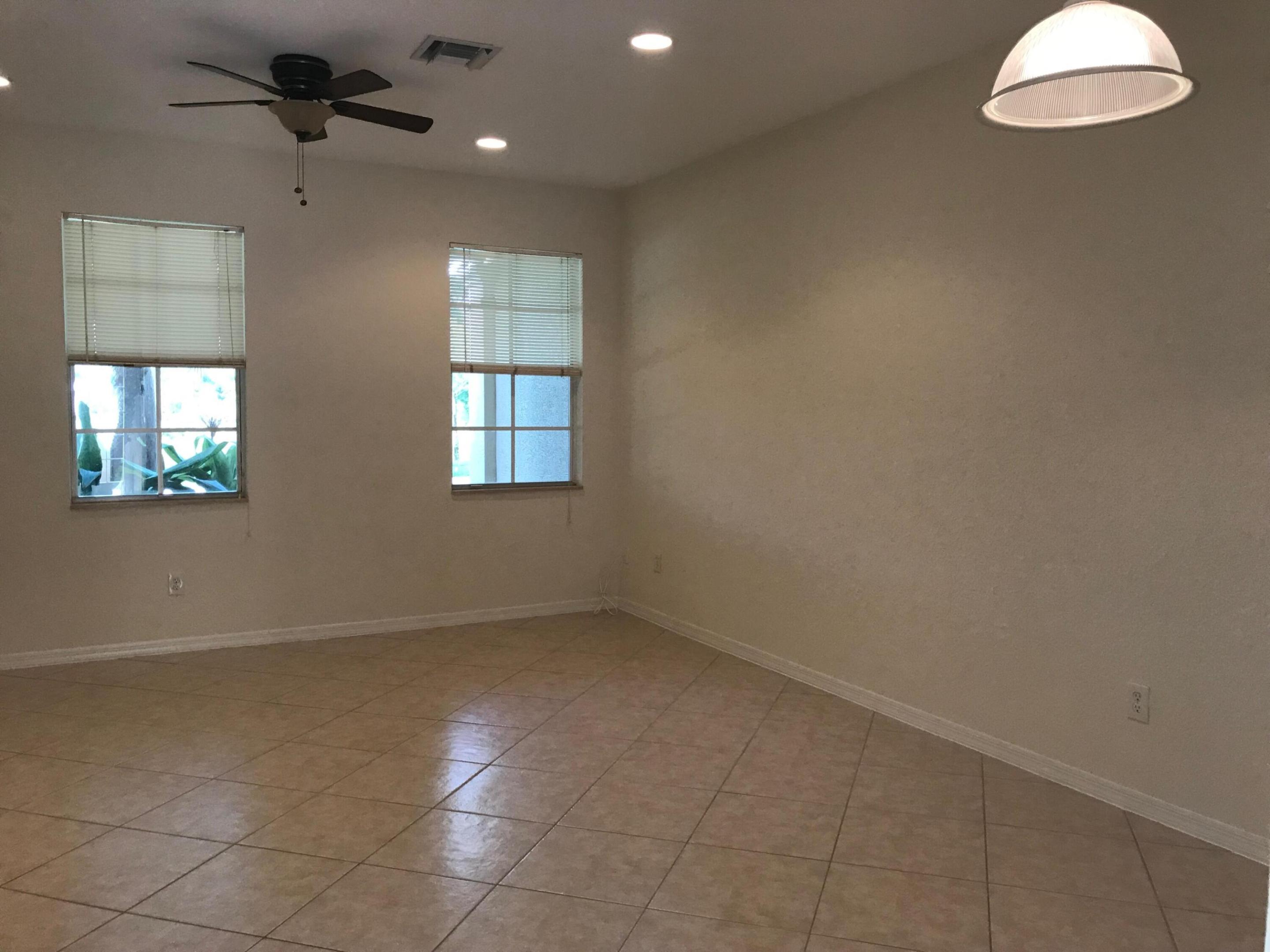 141 E Thatch Palm Circle Property Photo 7