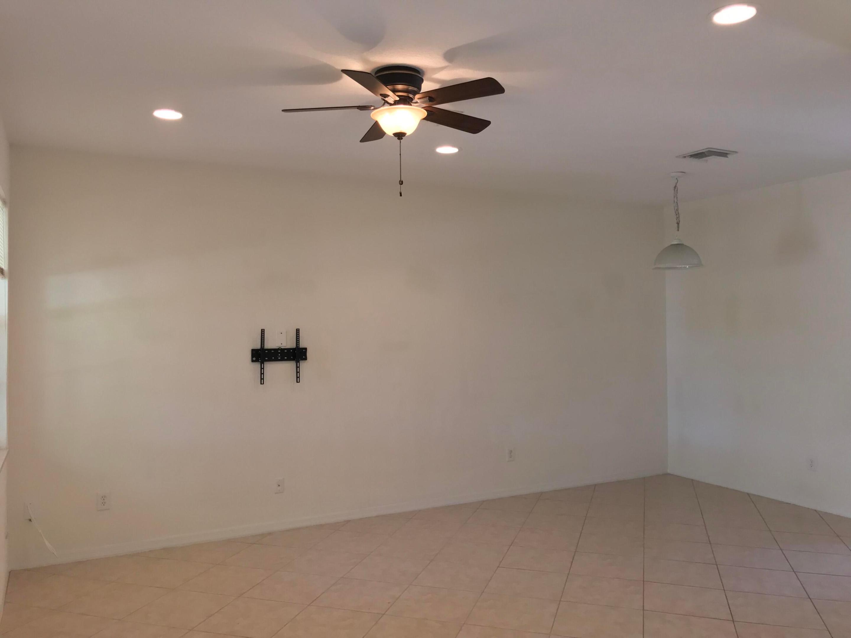 141 E Thatch Palm Circle Property Photo 8