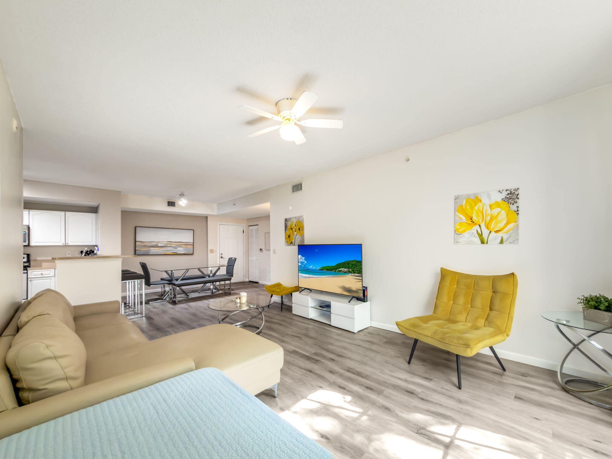 630 S Sapodilla Avenue 218 Property Photo 4