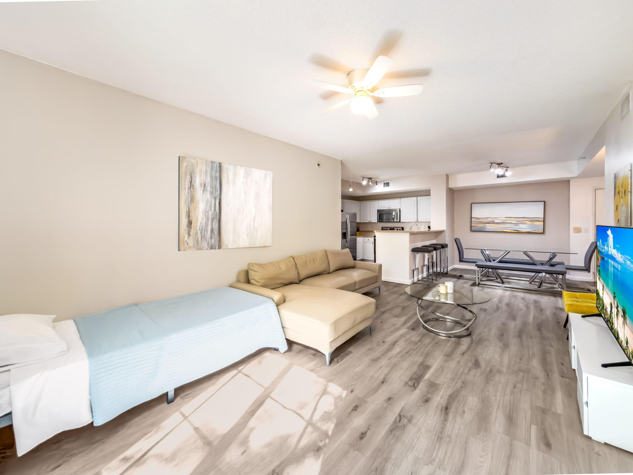 630 S Sapodilla Avenue 218 Property Photo 7