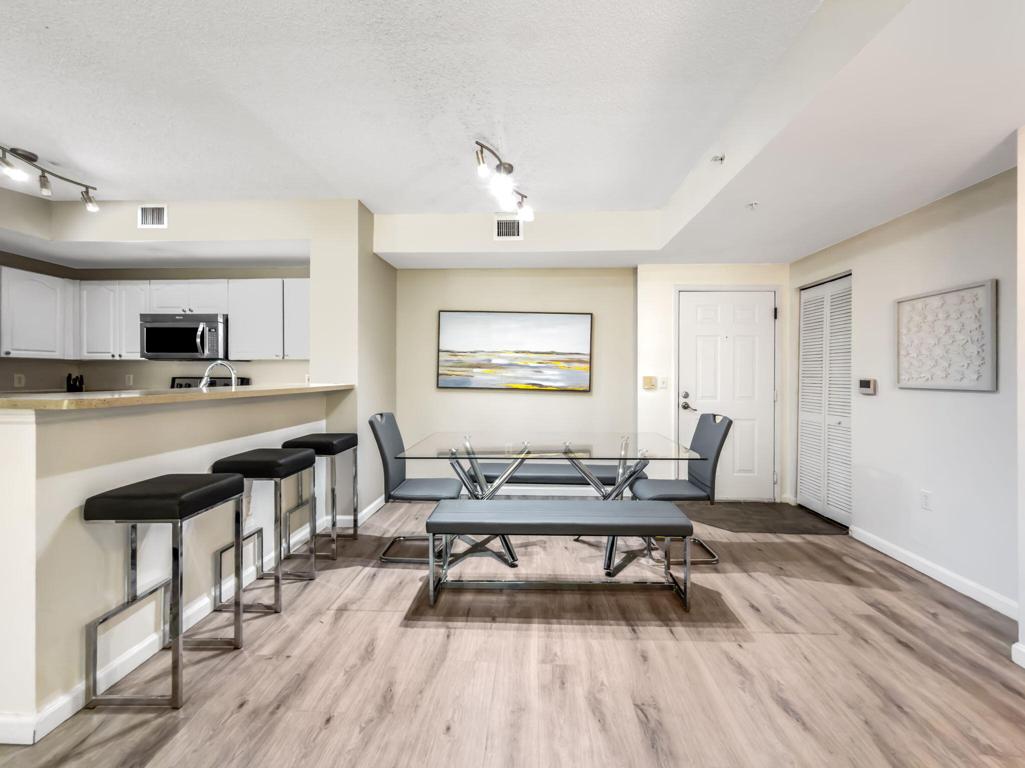 630 S Sapodilla Avenue 218 Property Photo 9
