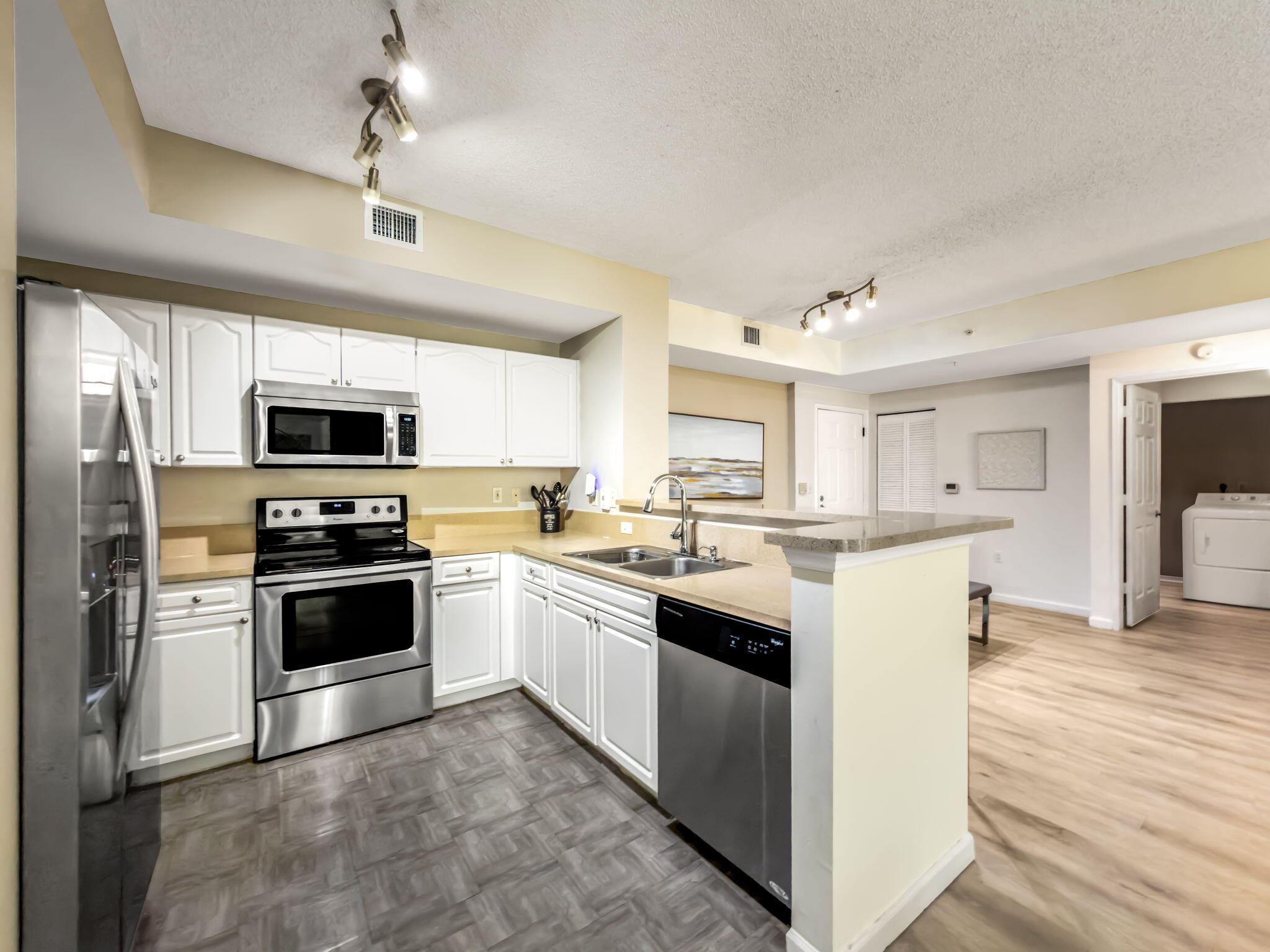 630 S Sapodilla Avenue 218 Property Photo 13