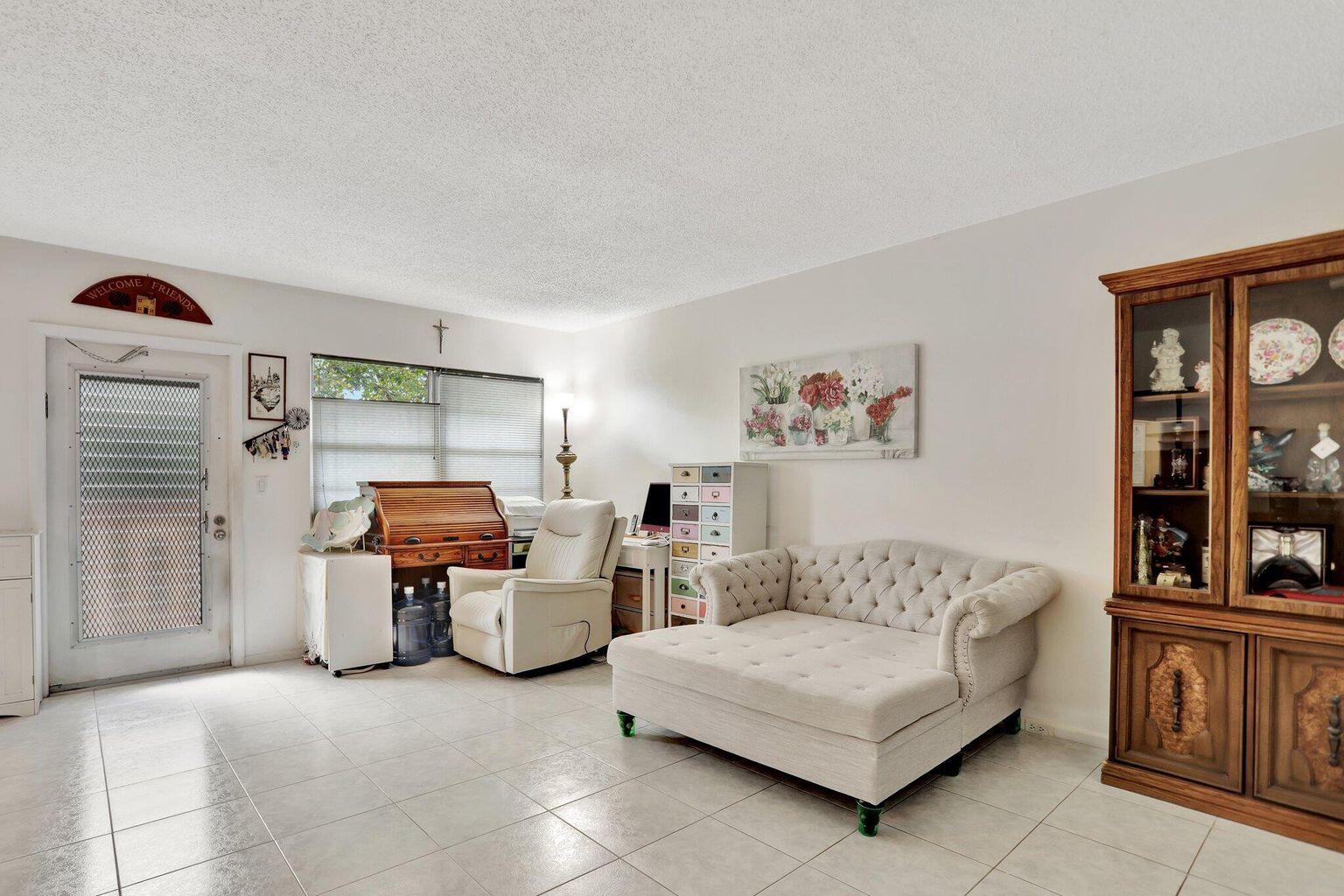 4076 Newport Q 4076 Property Photo 2