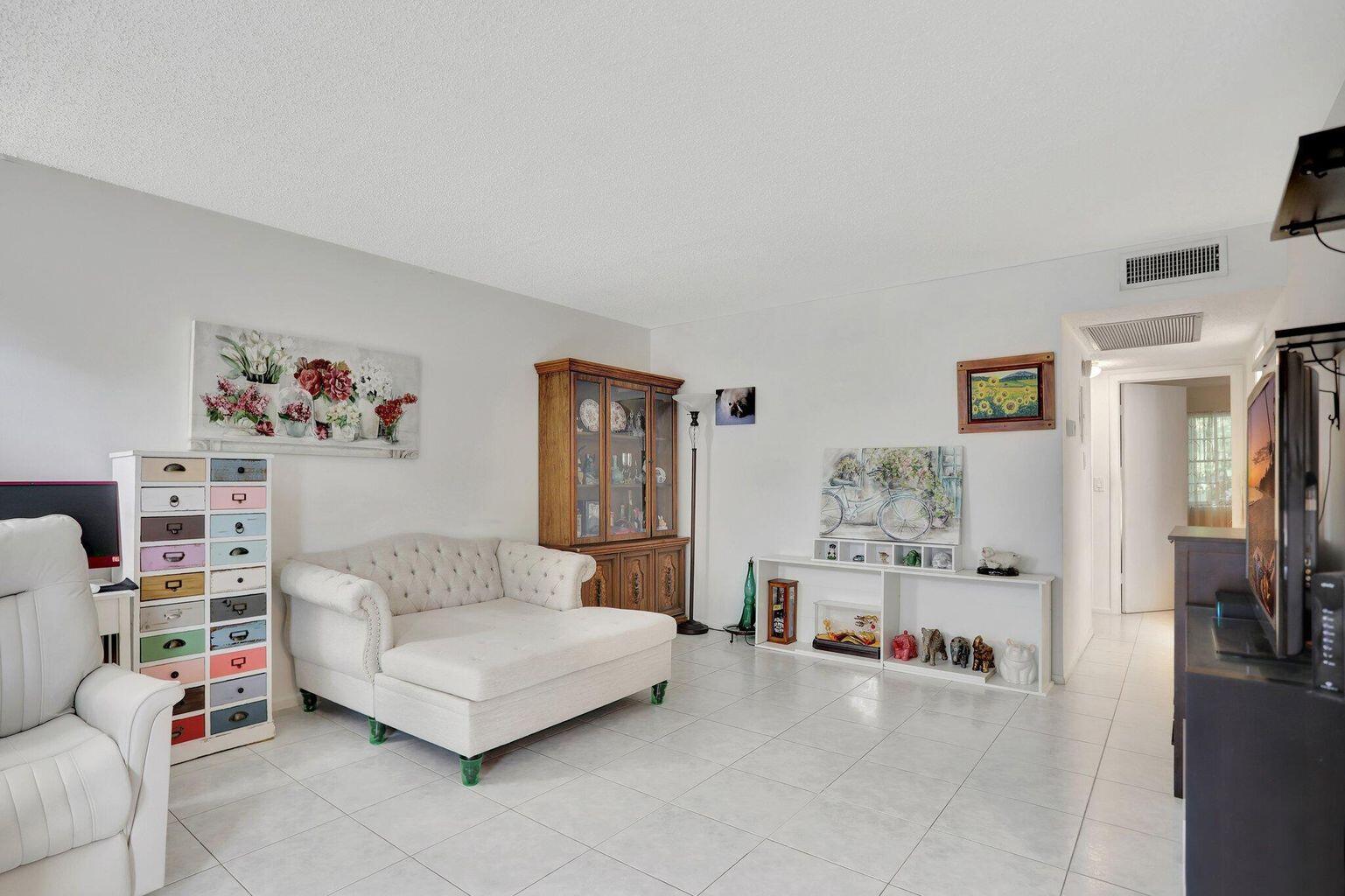 4076 Newport Q 4076 Property Photo 5