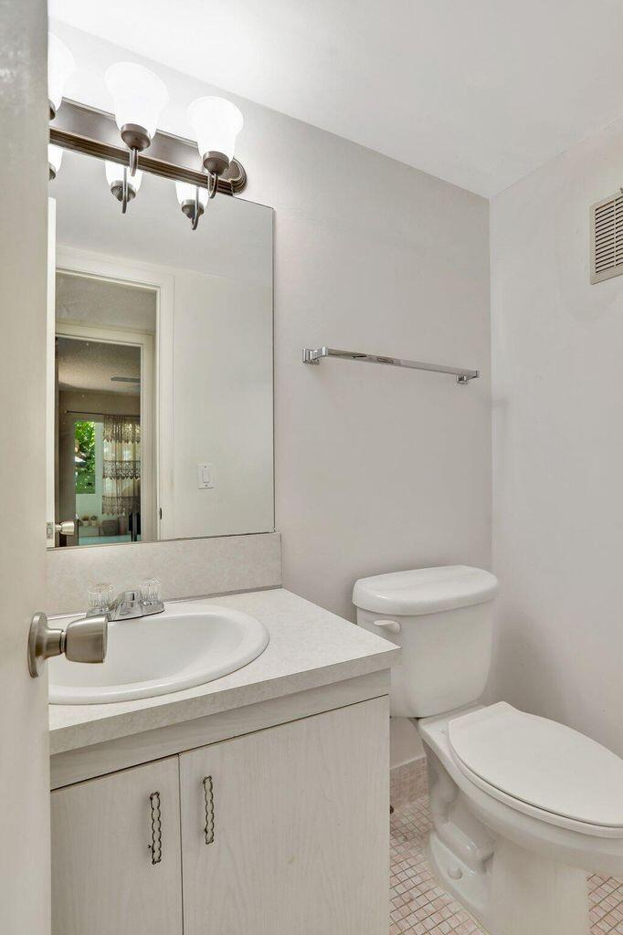 4076 Newport Q 4076 Property Photo 18