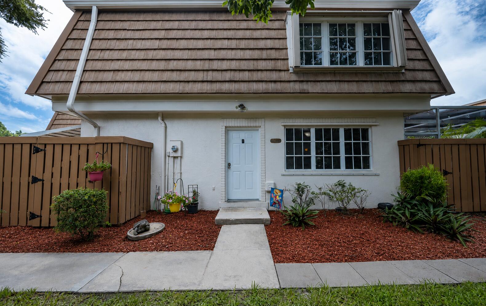 4300 Hazel Avenue D Property Photo 1
