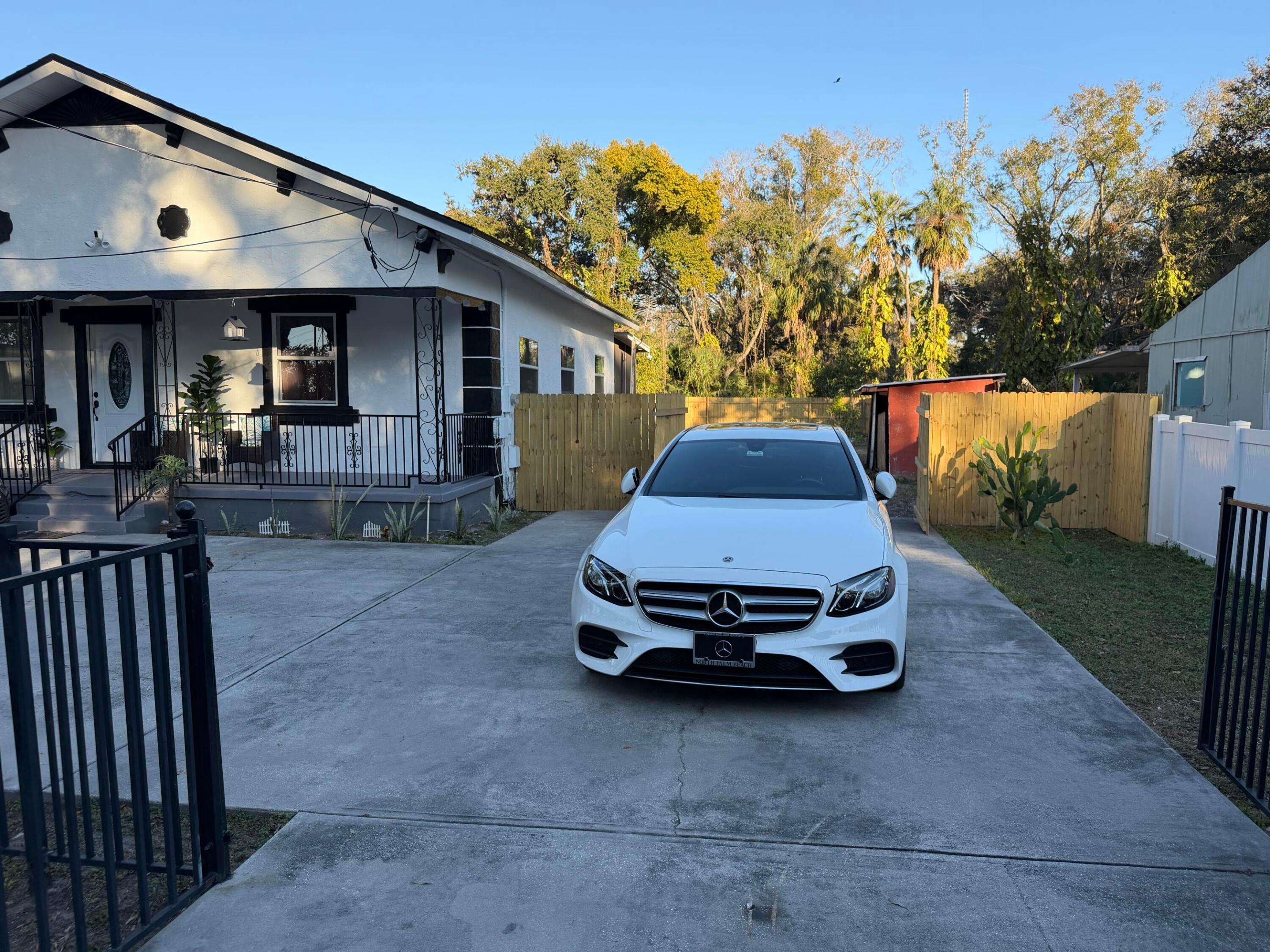 1606 S 45 Street Property Photo 4