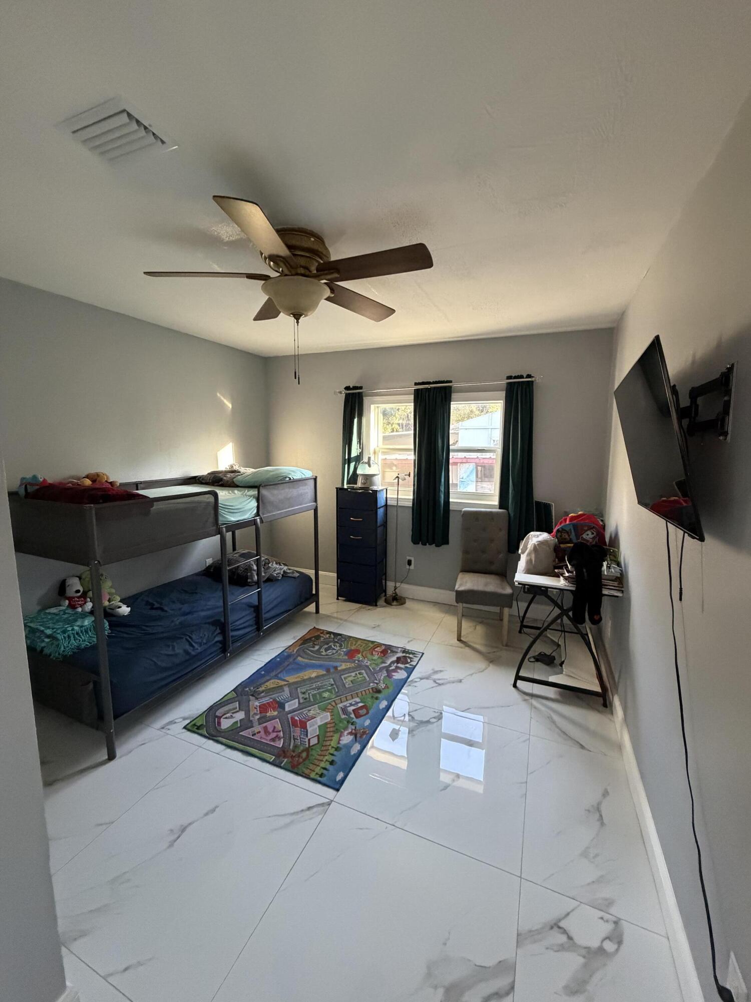 1606 S 45 Street Property Photo 25