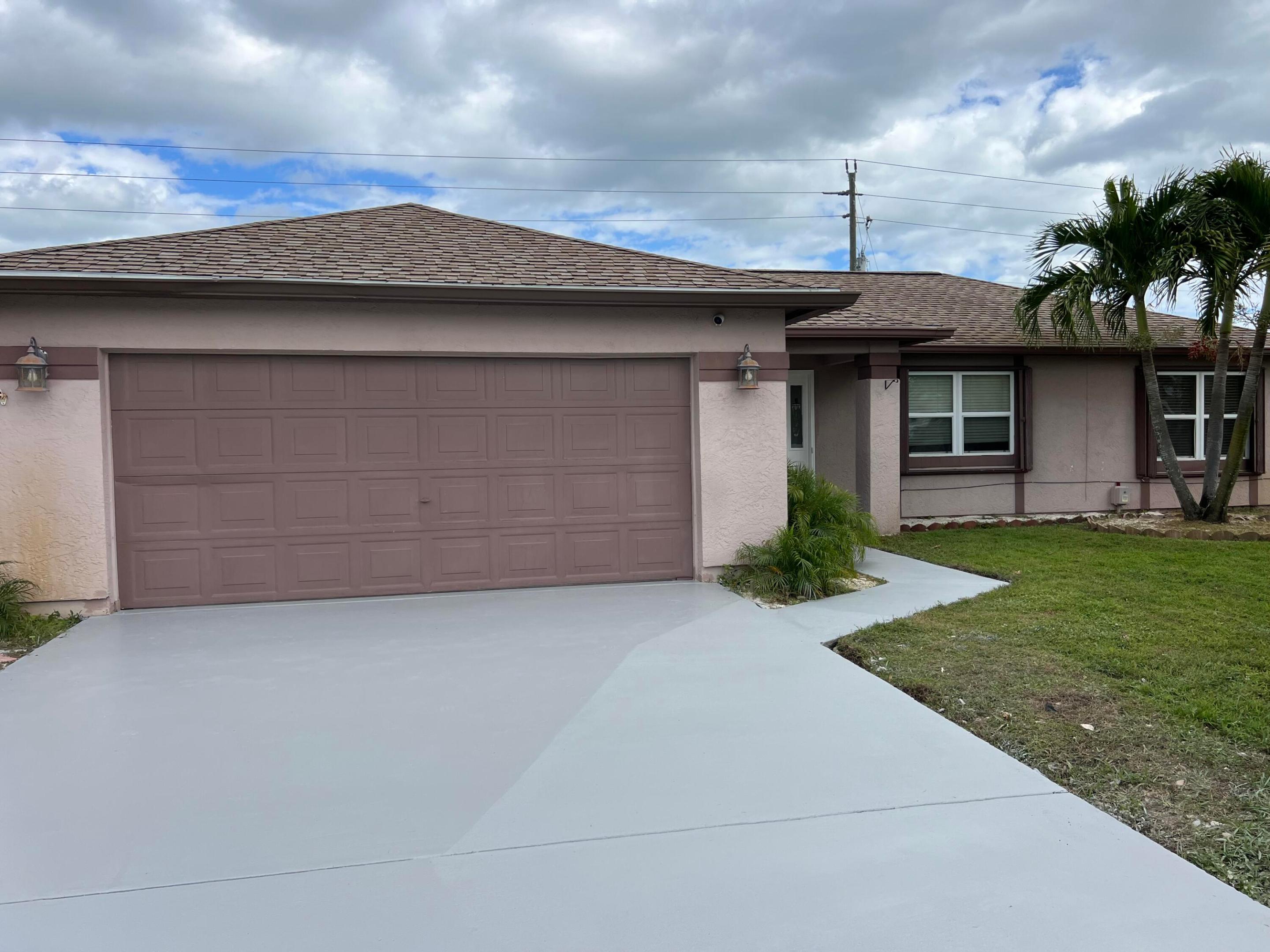 1561 Se Appamattox Terrace Property Photo 4