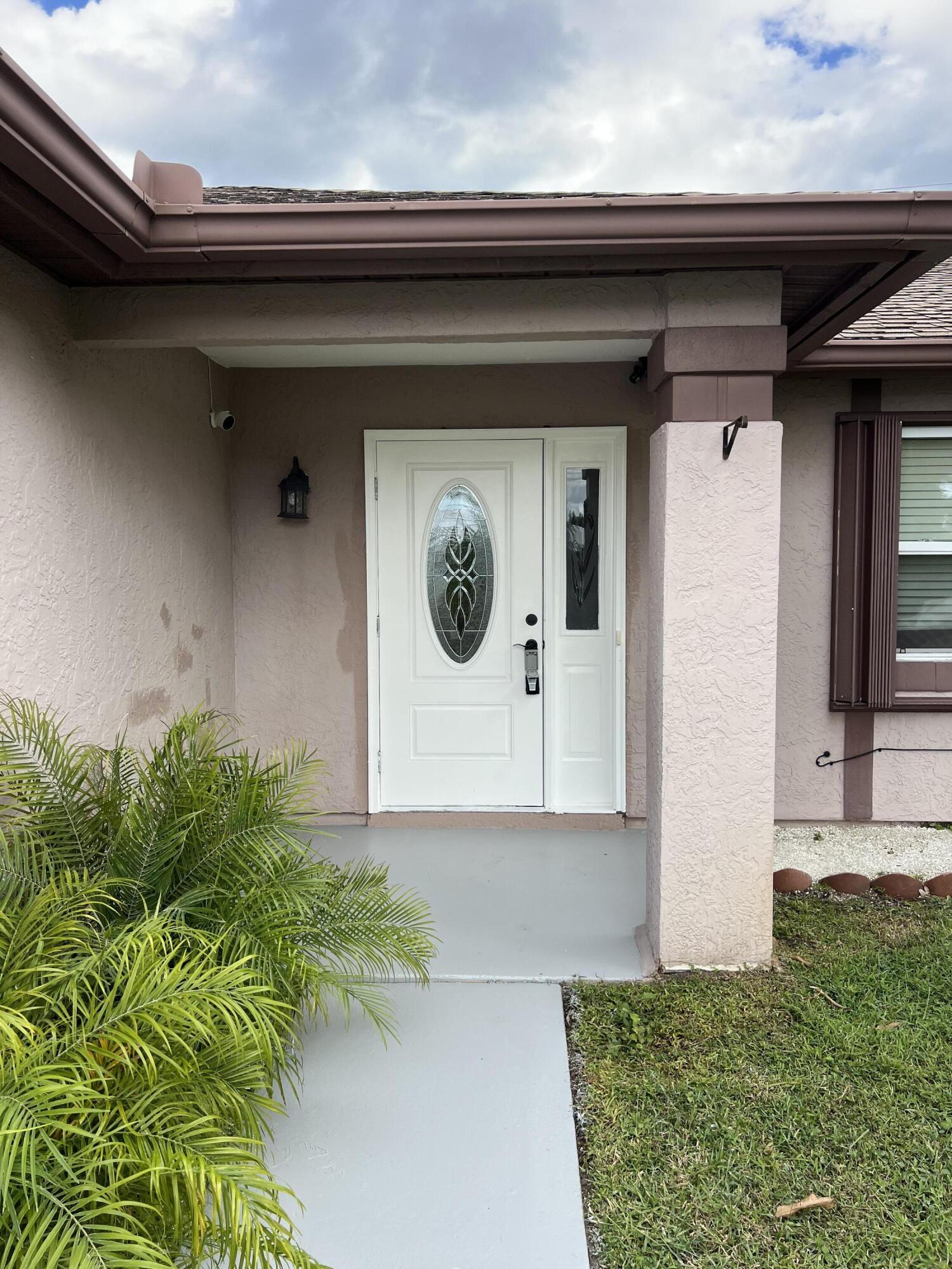 1561 Se Appamattox Terrace Property Photo 5