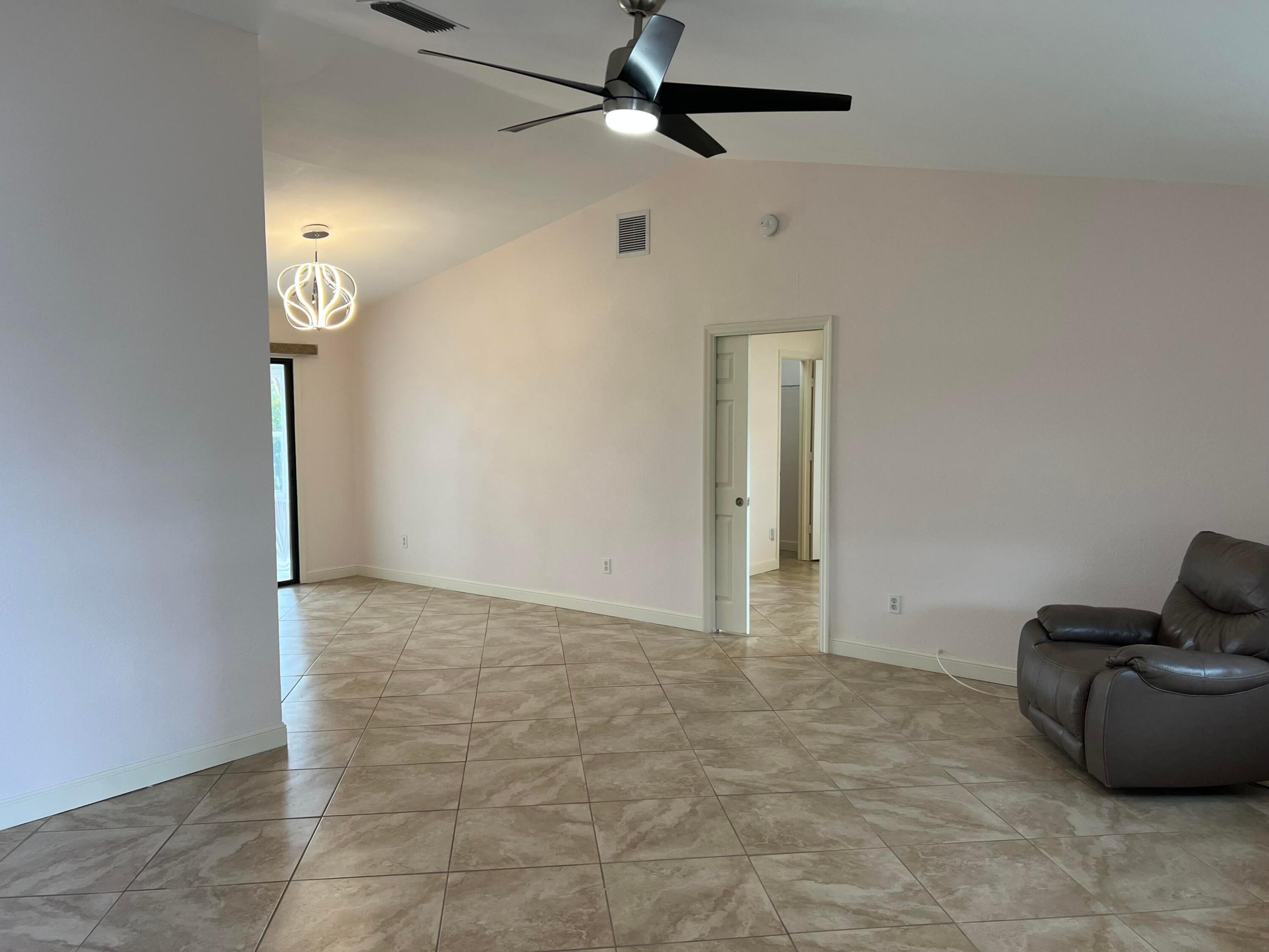 1561 Se Appamattox Terrace Property Photo 33