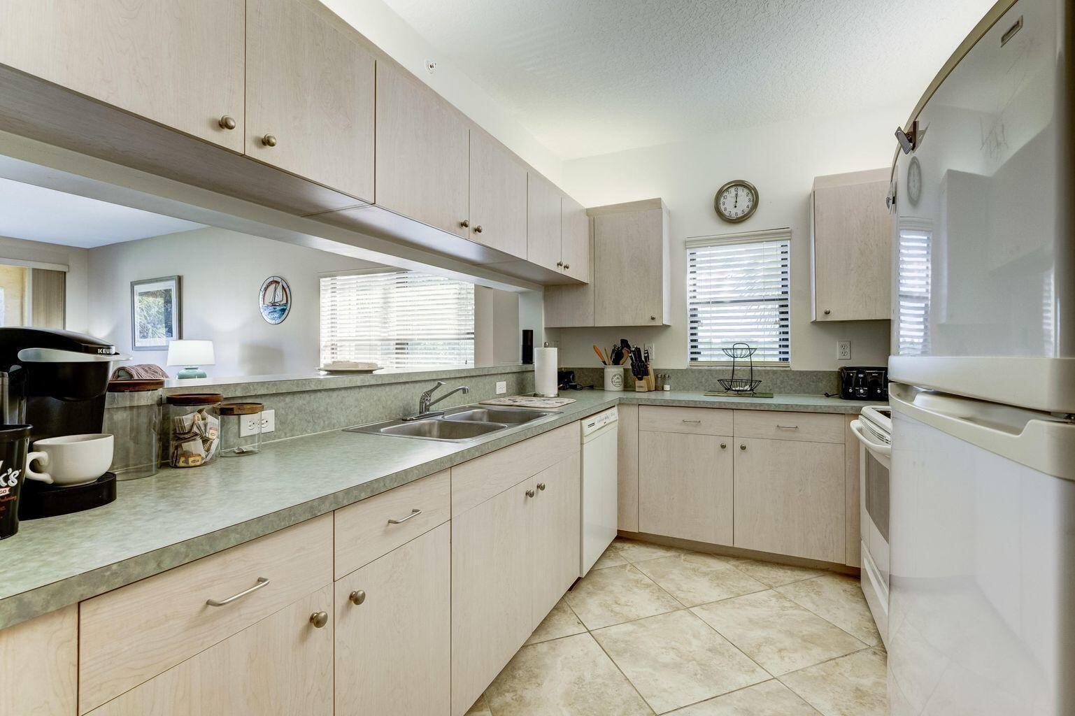 300 Uno Lago Drive 305 Property Photo 11