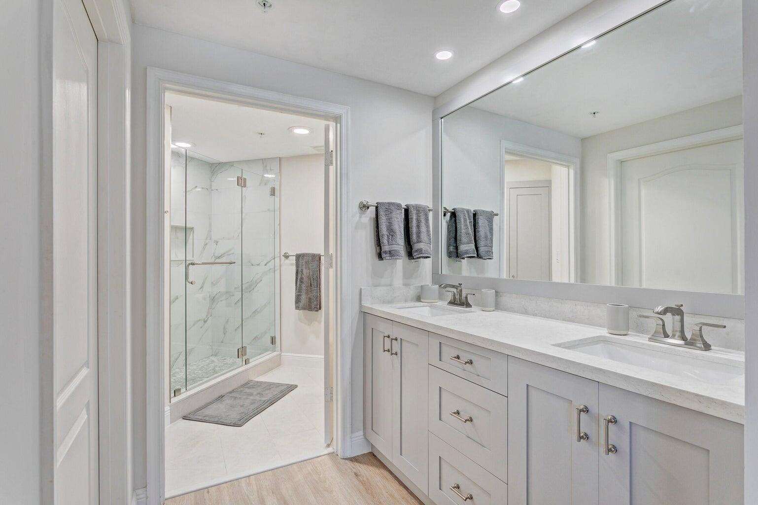 300 Uno Lago Drive 305 Property Photo 17