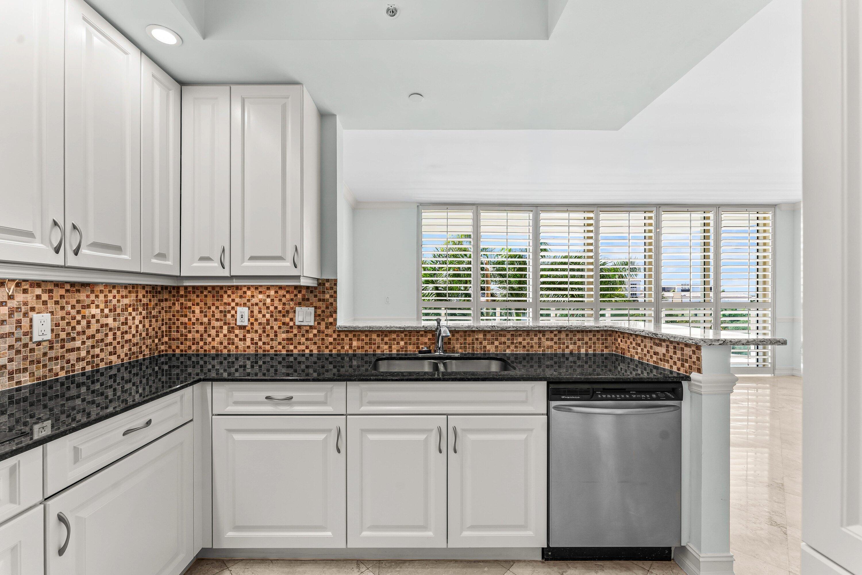 550 Se Mizner Boulevard B501 Property Photo 11