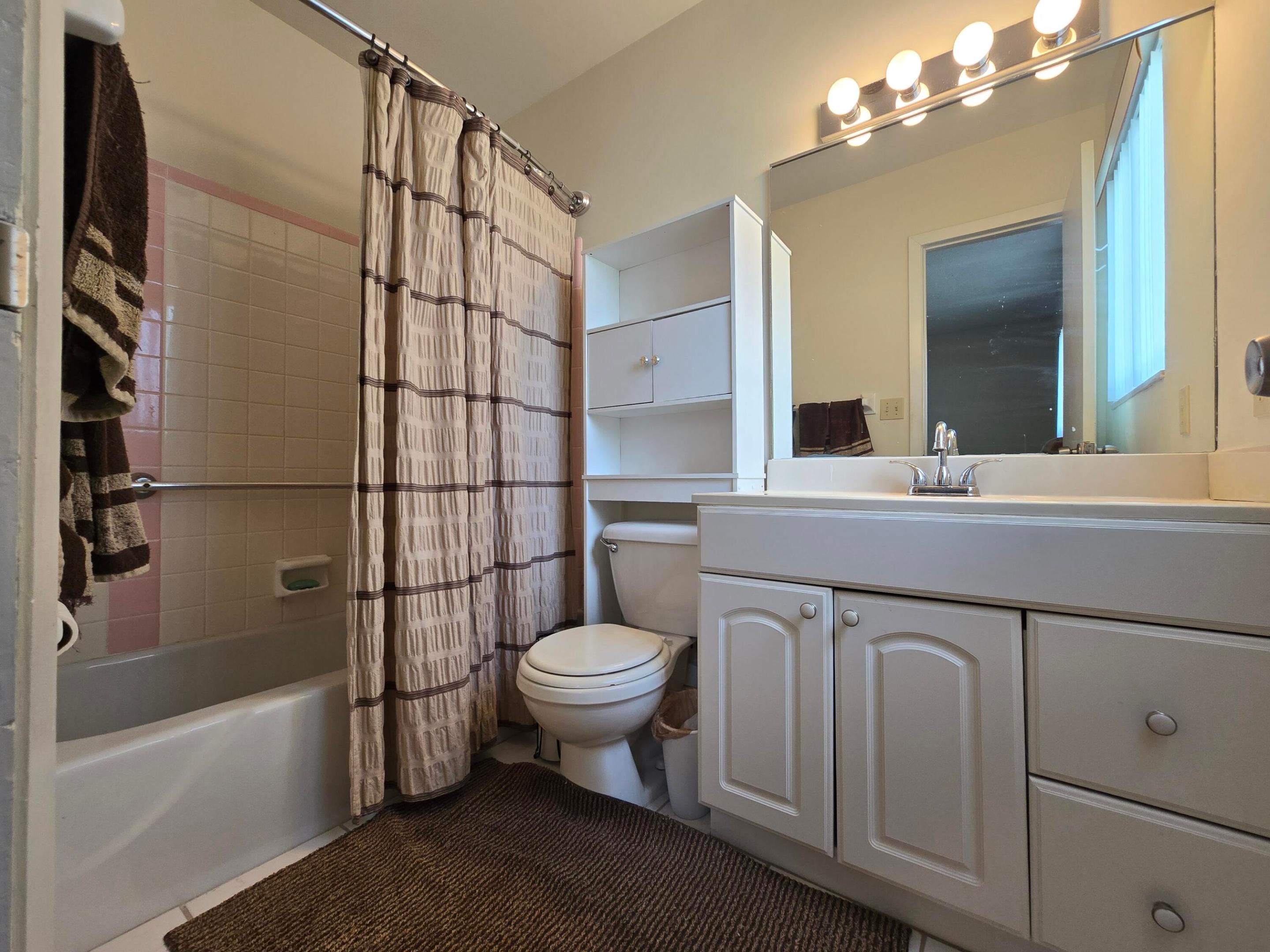 2100 Ne 38th Street 141 Property Photo 6