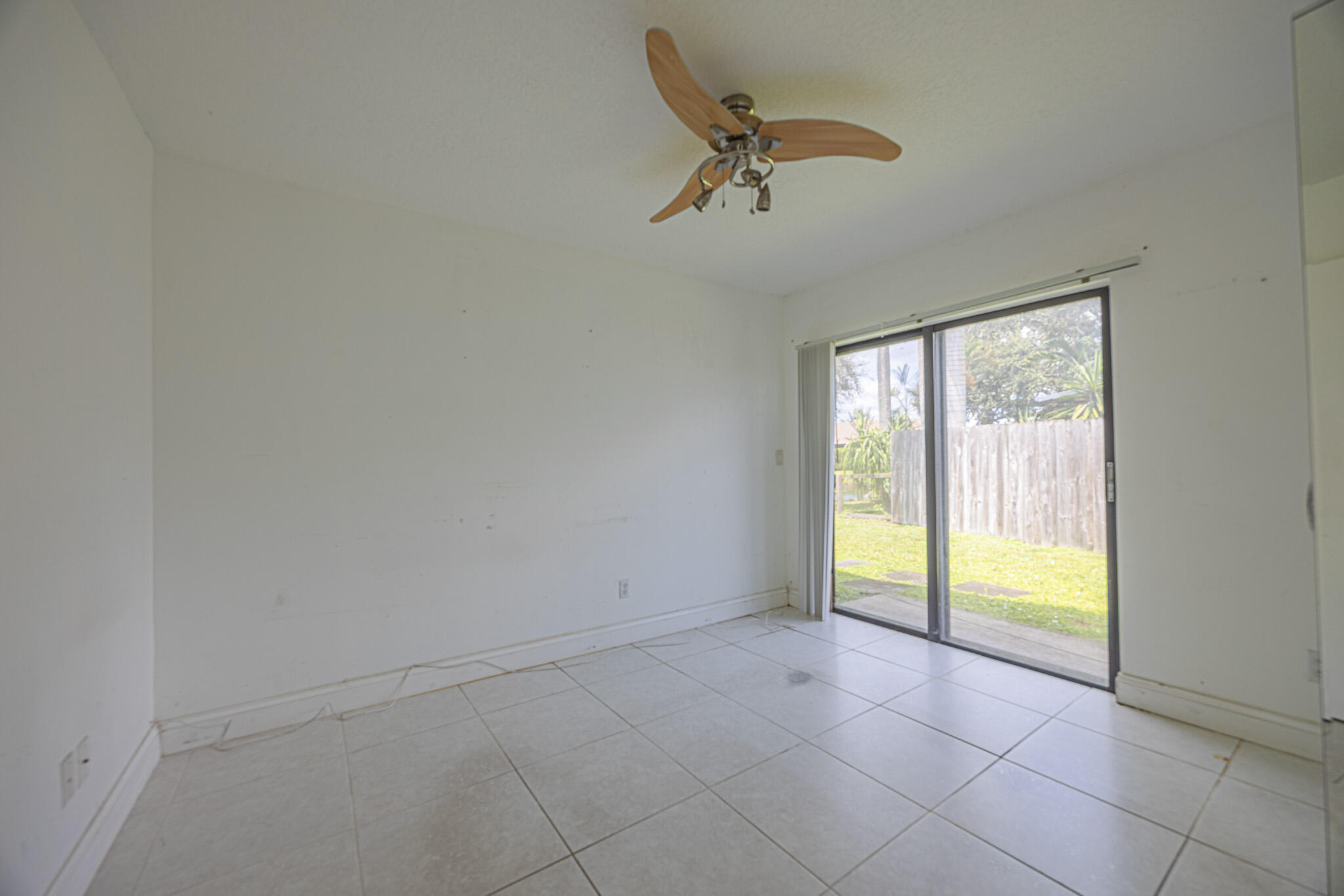 9453 Burlington Place Property Photo 5