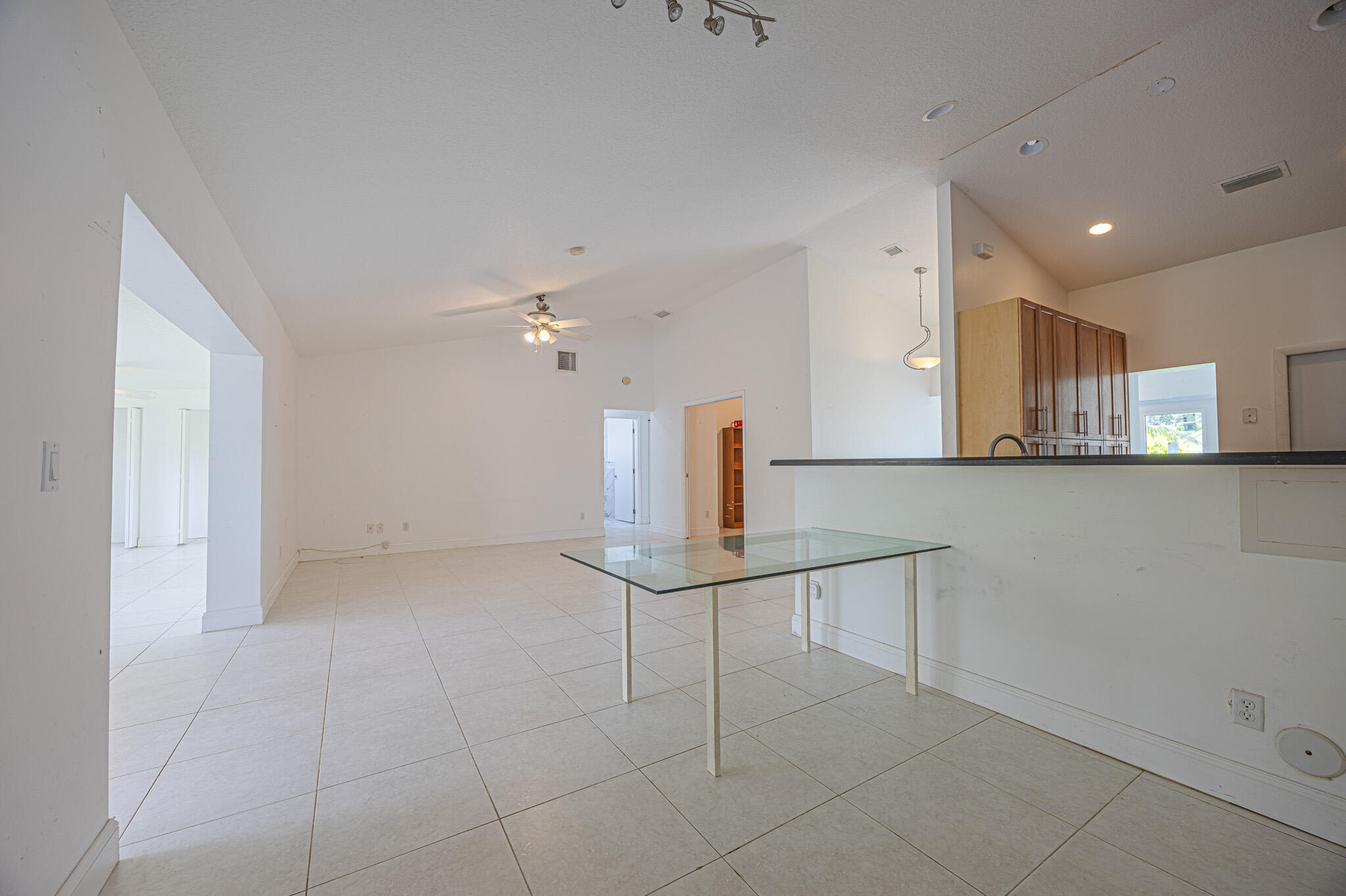 9453 Burlington Place Property Photo 12