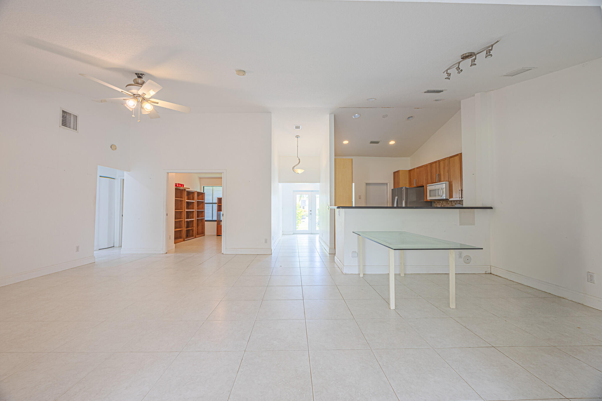 9453 Burlington Place Property Photo 13