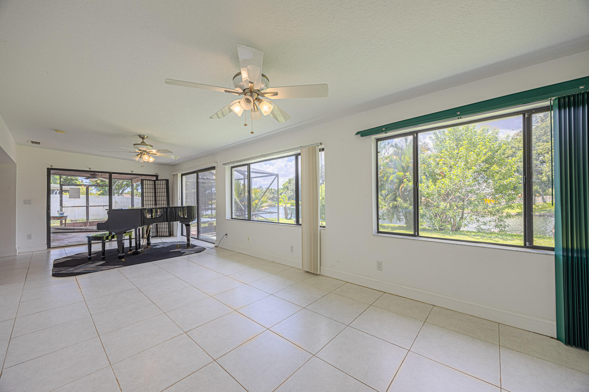 9453 Burlington Place Property Photo 14