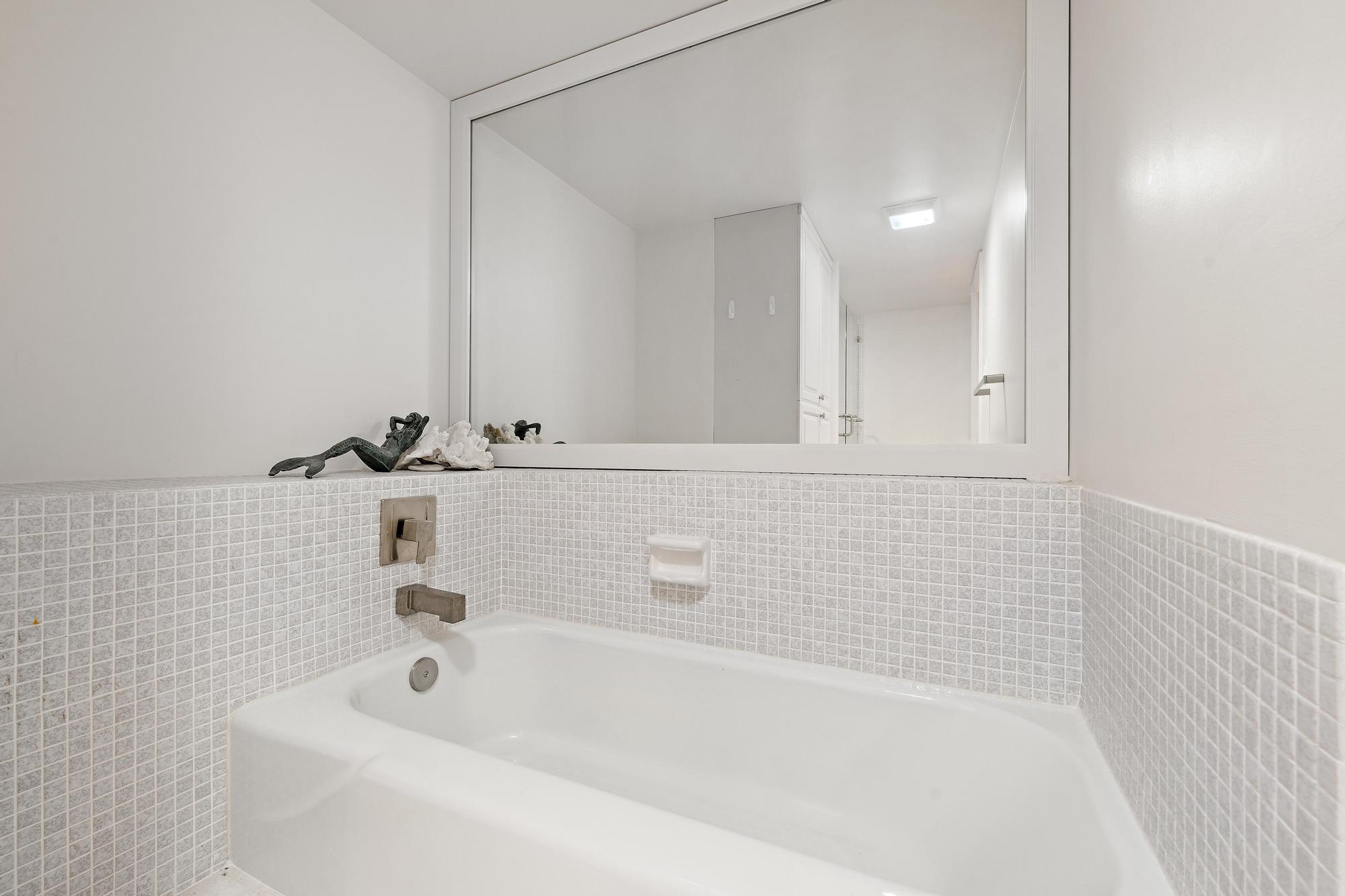 5380 N Ocean Drive 19e Property Photo 12