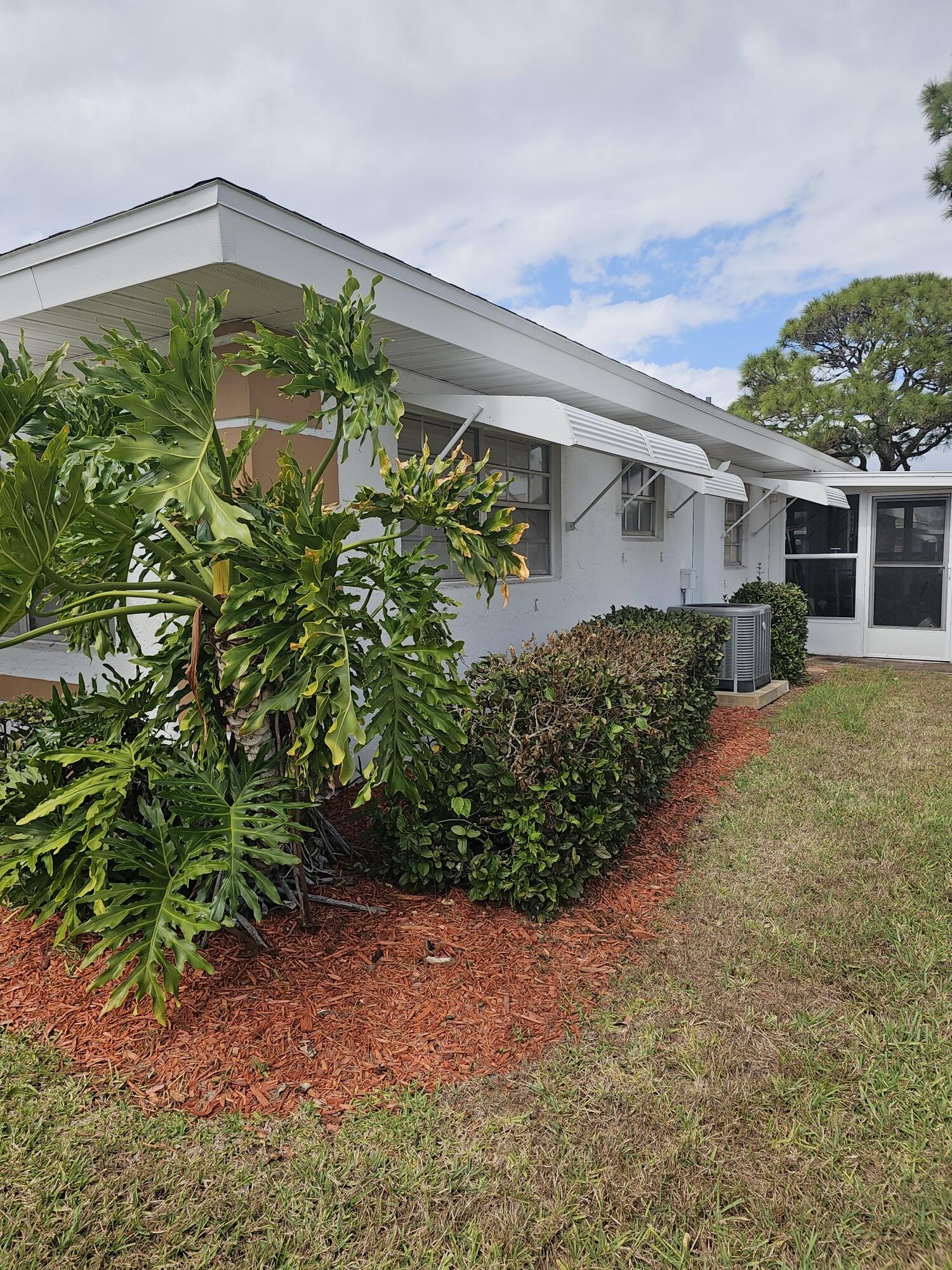 1212 Lakes End Drive D Property Photo 4