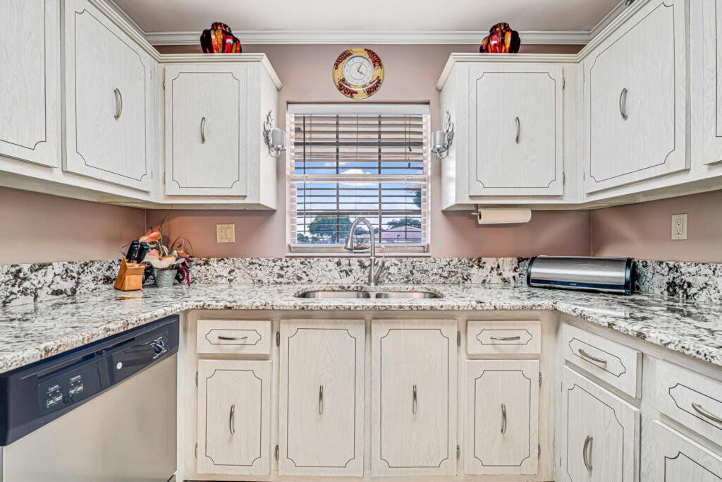 5030 Lakefront Boulevard D Property Photo 13