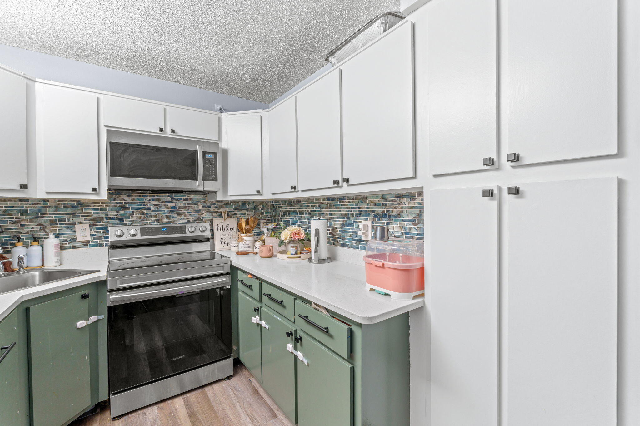723 Sunny Pine Way H2 Property Photo 10
