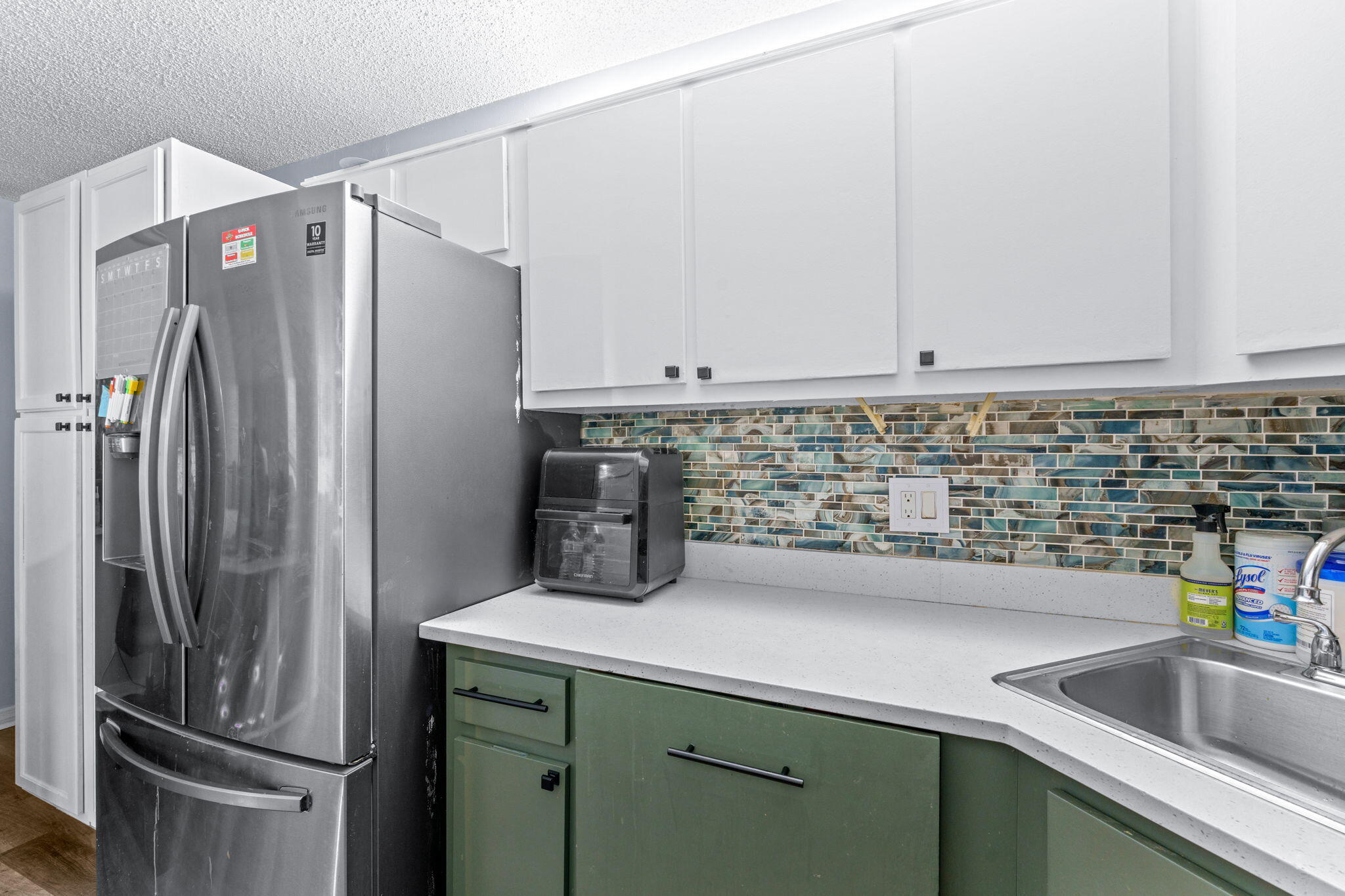 723 Sunny Pine Way H2 Property Photo 11
