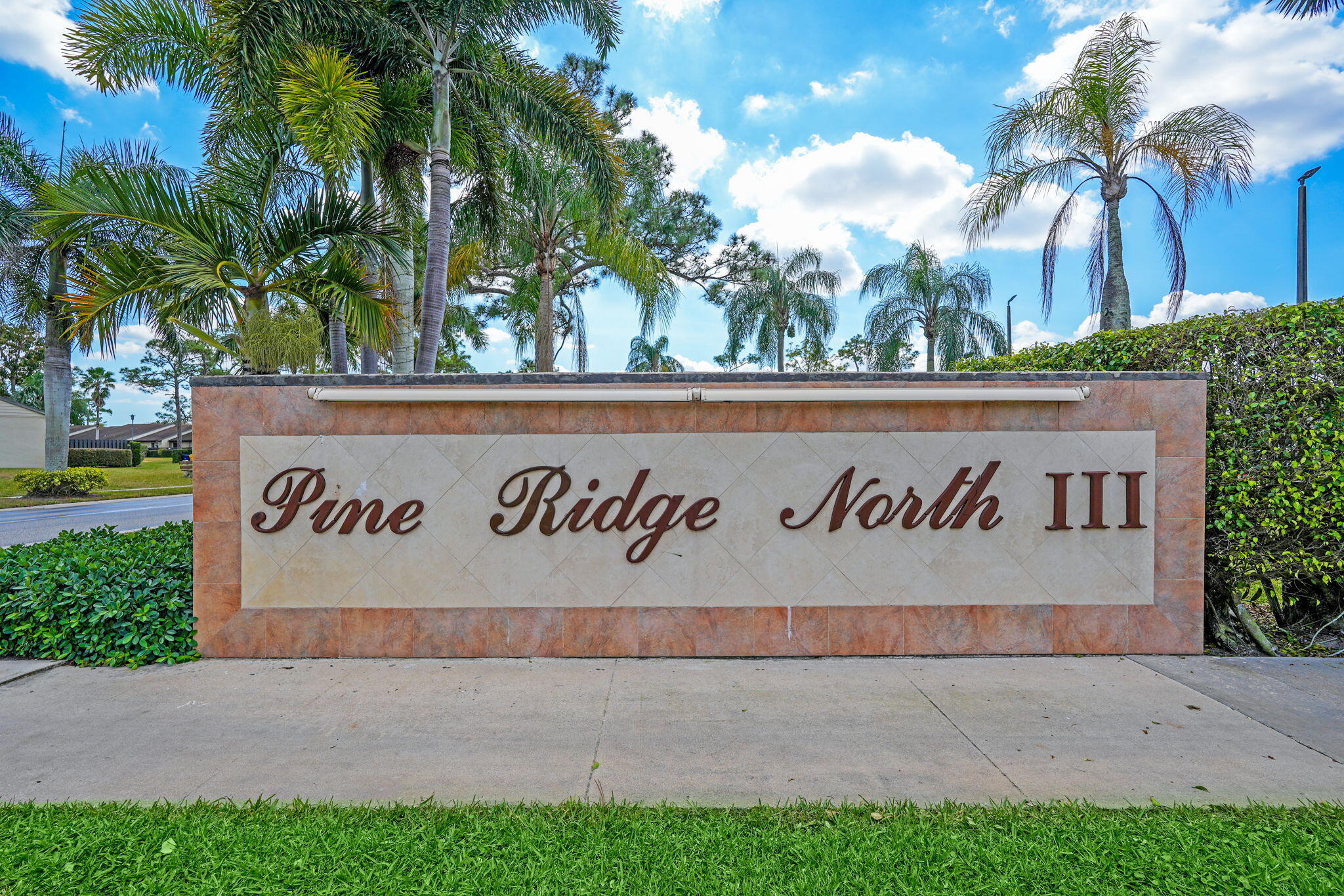 723 Sunny Pine Way H2 Property Photo 40