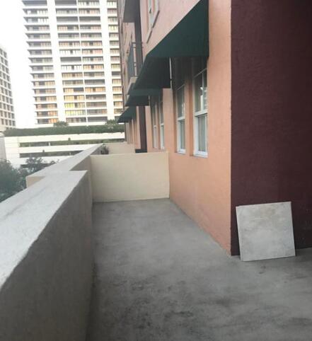 600 S Dixie Highway 407 Property Photo 6