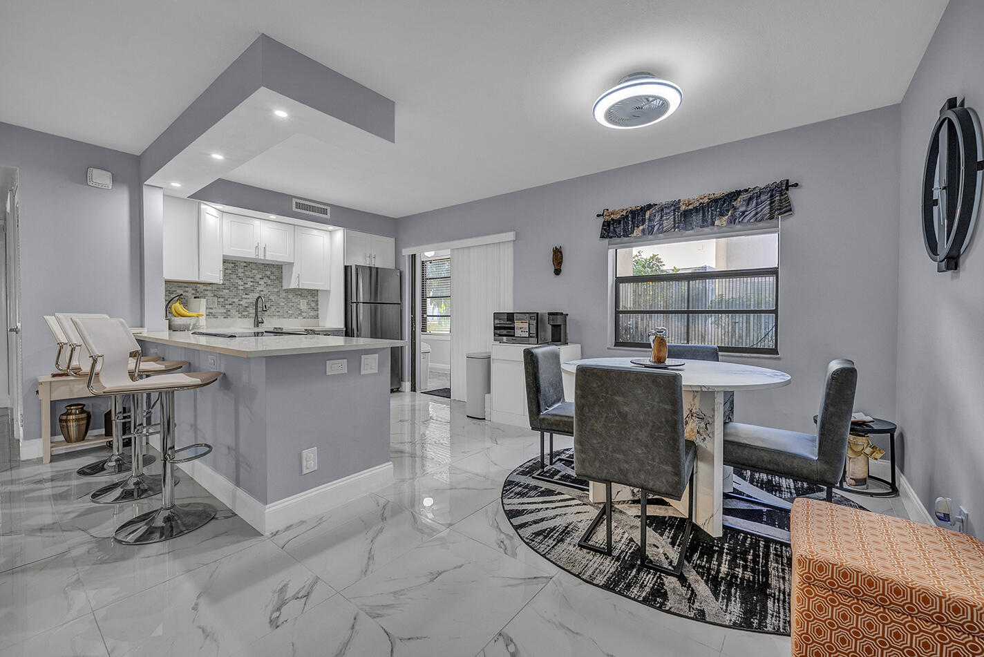 162 Capri D Property Photo 5