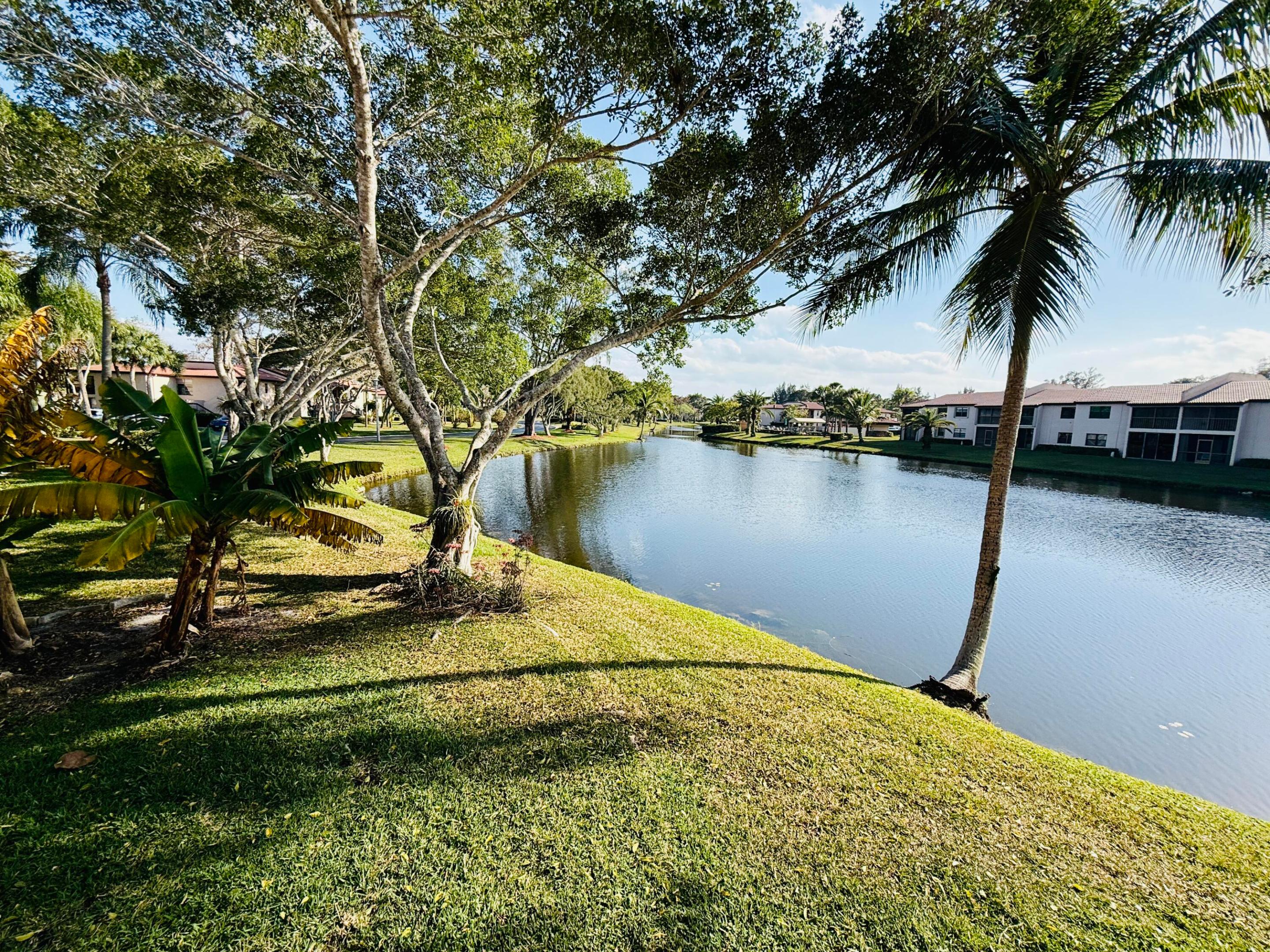 9261 Vista Del Lago E Property Photo 3