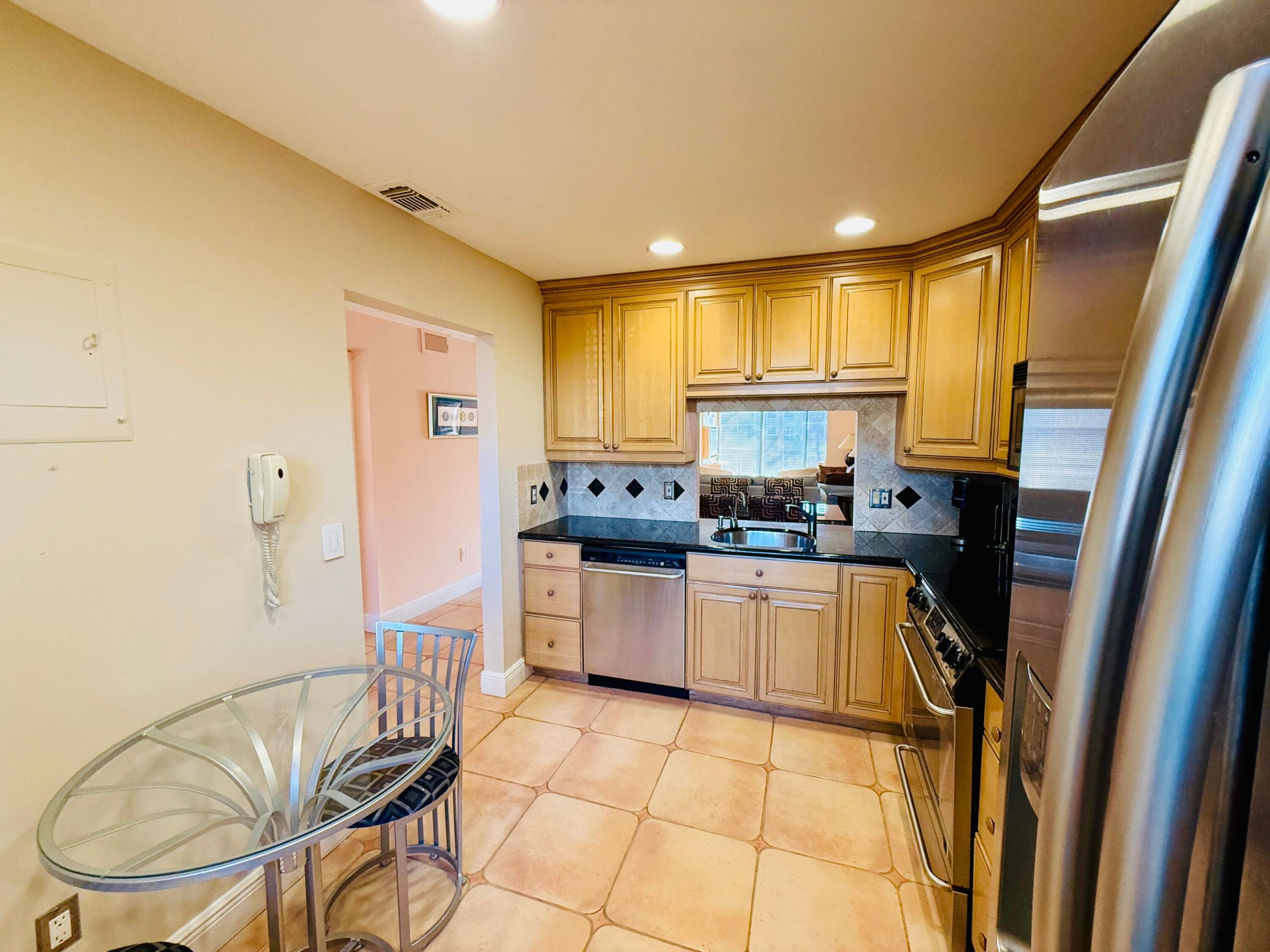 9261 Vista Del Lago E Property Photo 9
