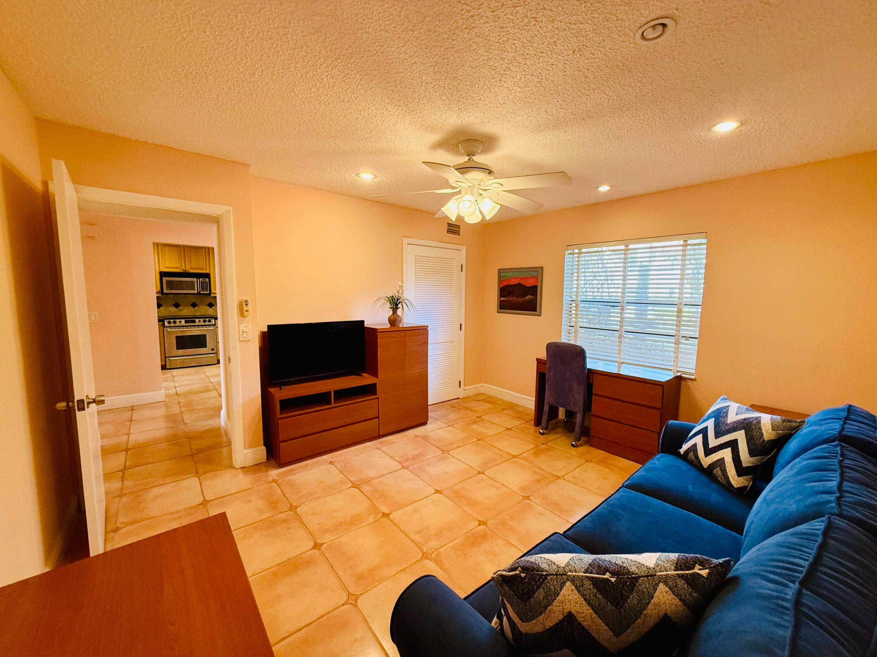 9261 Vista Del Lago E Property Photo 13