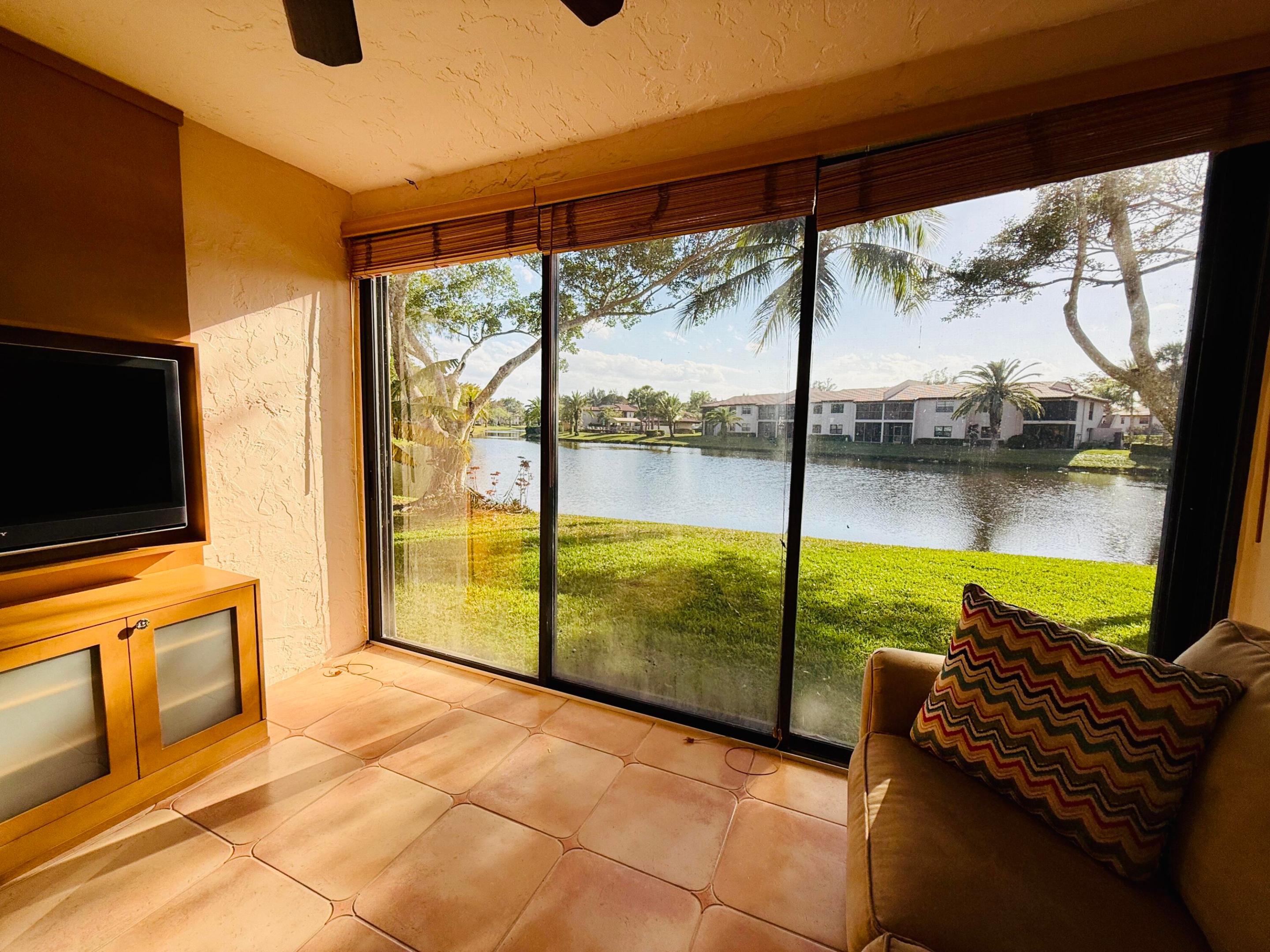 9261 Vista Del Lago E Property Photo 24