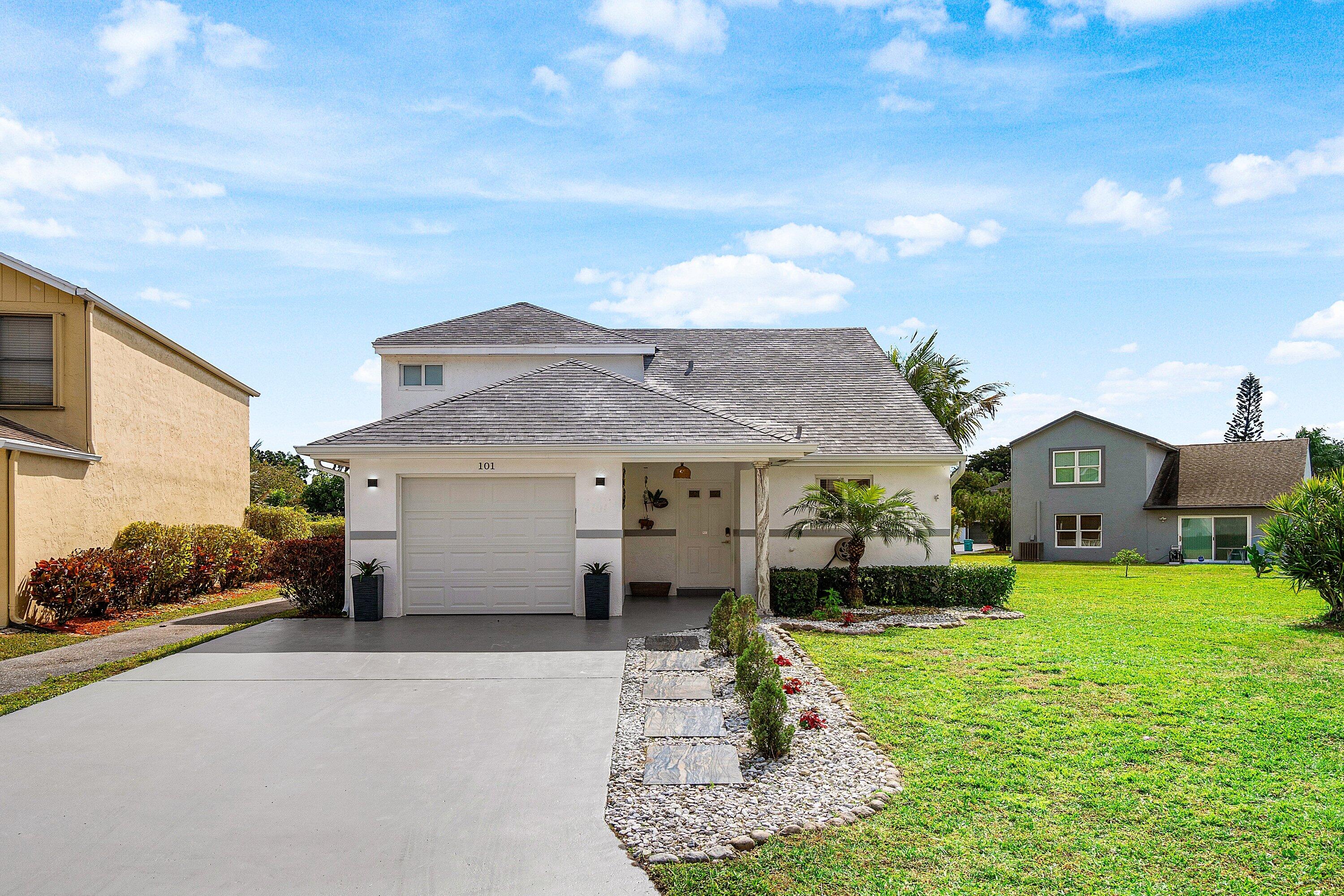101 Azalea Circle Property Photo 1