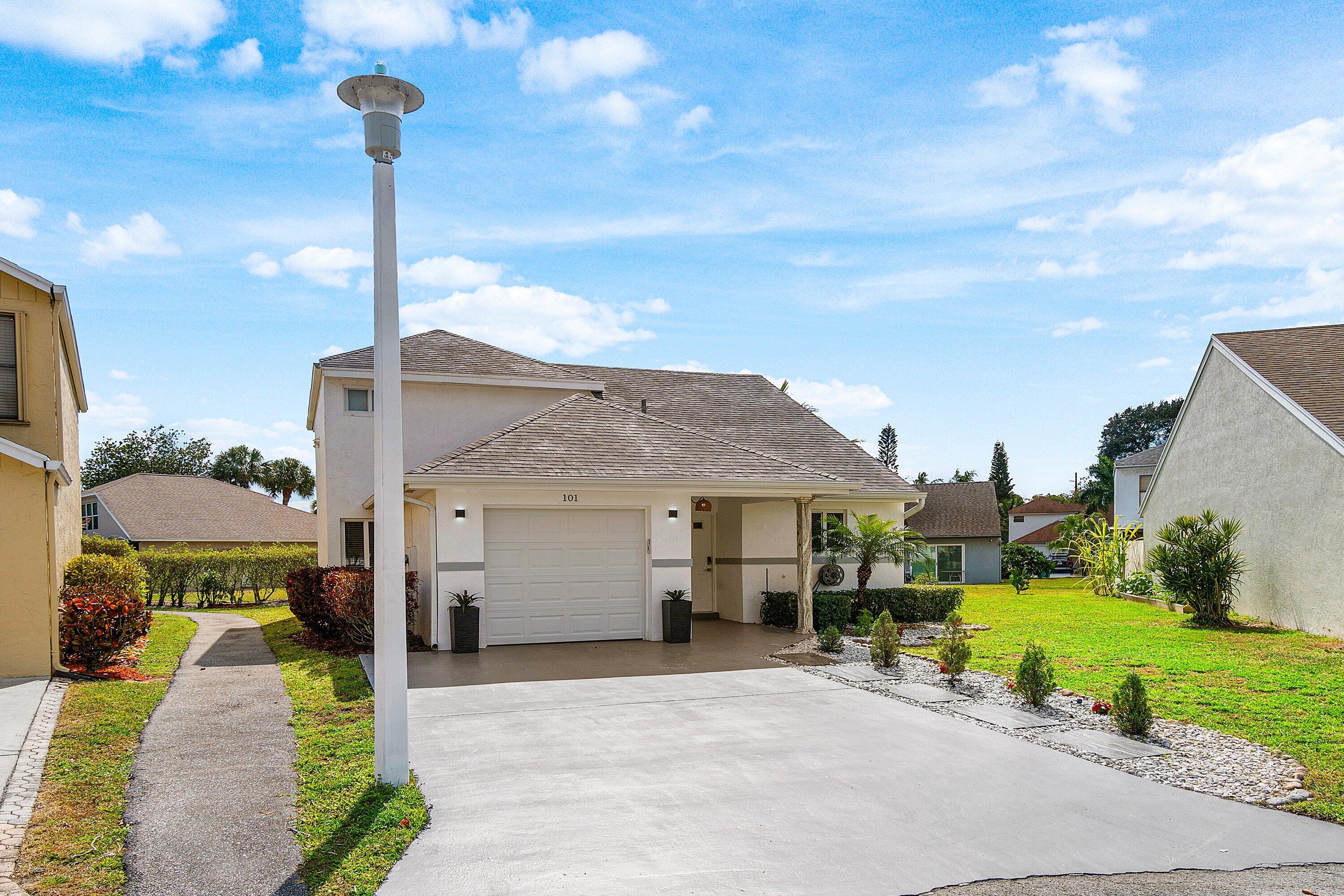 101 Azalea Circle Property Photo 3