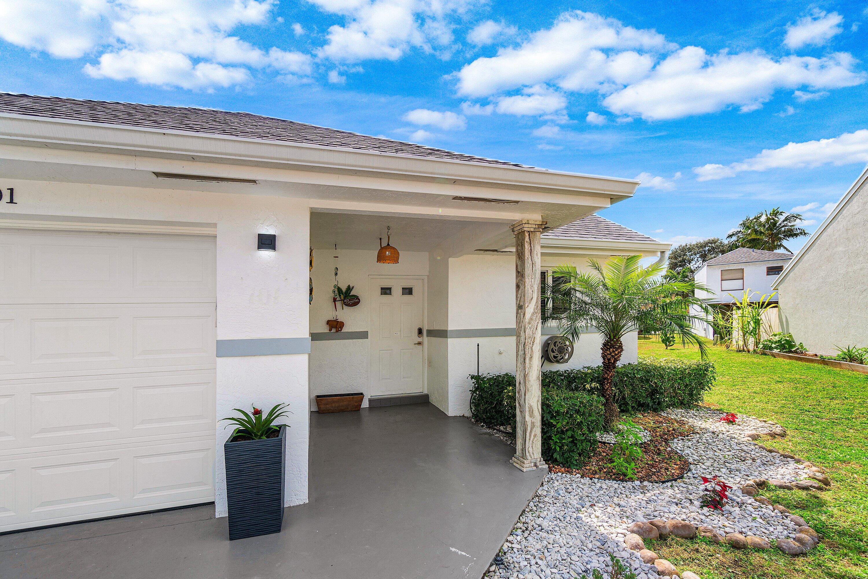 101 Azalea Circle Property Photo 4