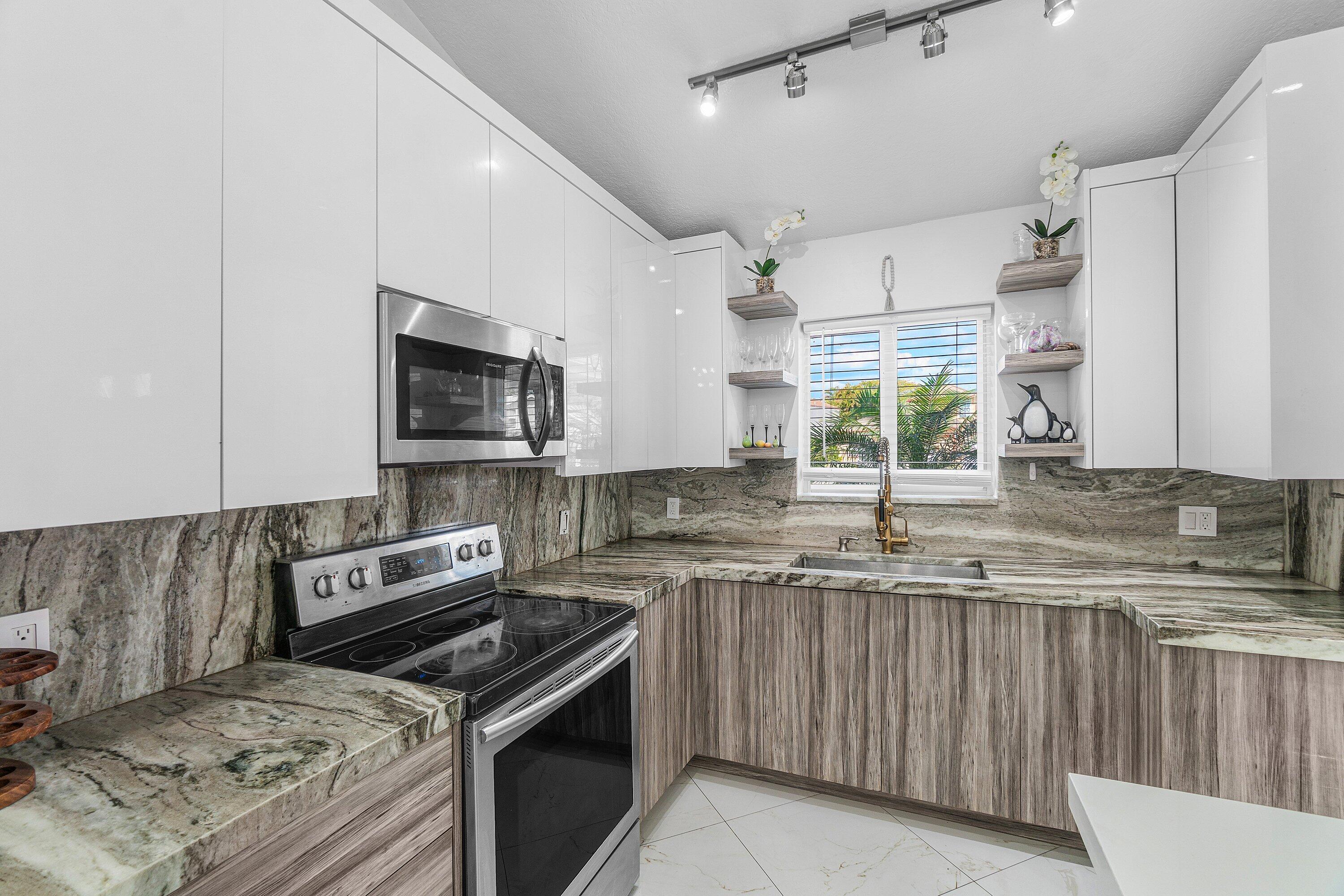 101 Azalea Circle Property Photo 7