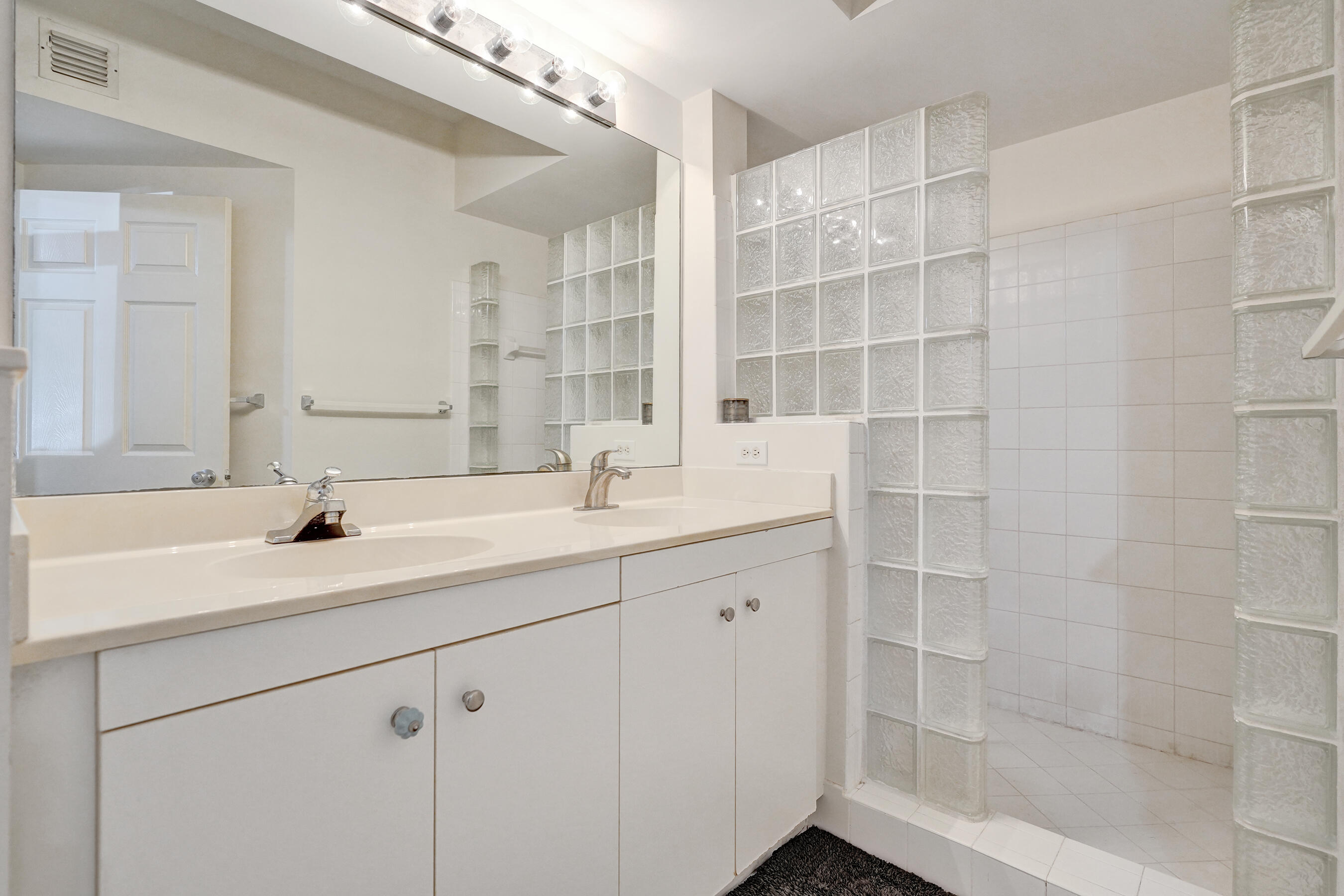 2113 Tuscany Way Property Photo 40