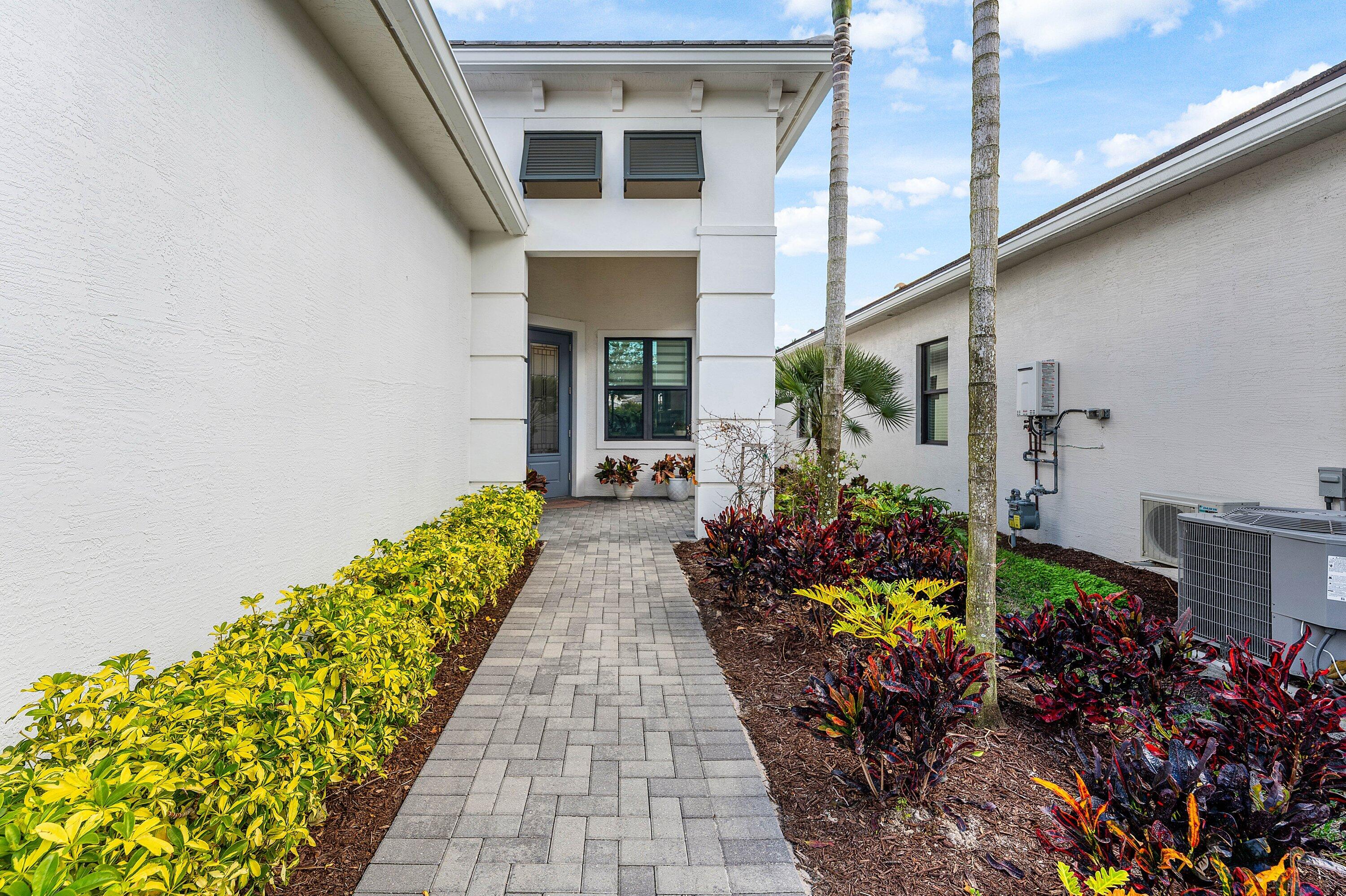 16047 Key Biscayne Lane Property Photo 3