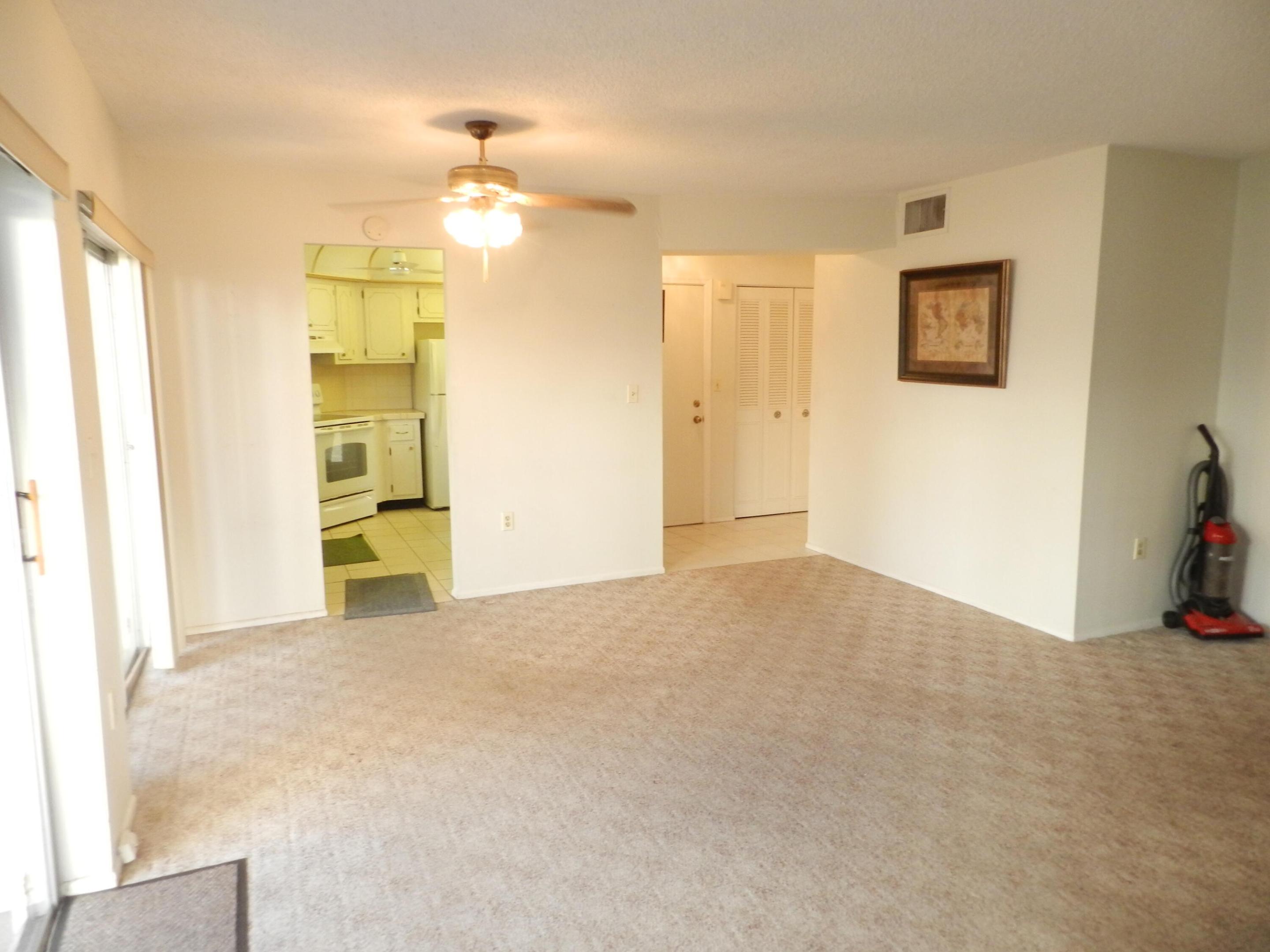 4 Greenway Village N 107 Property Photo 9