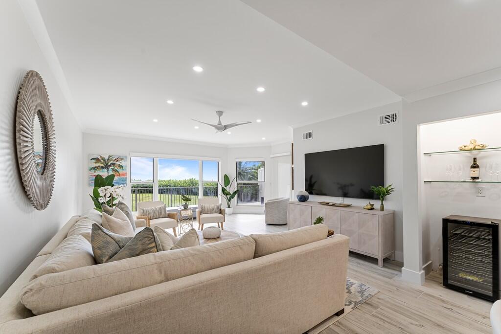 2051 Ne Ocean Boulevard C13 Property Photo 4