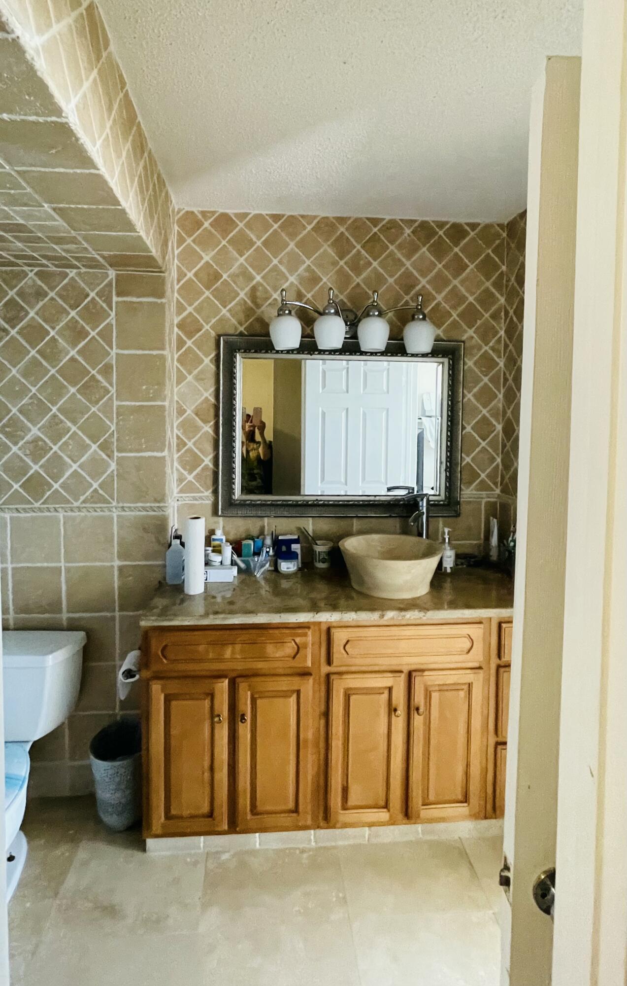 1237 Hillsboro Mile 302 Property Photo 12