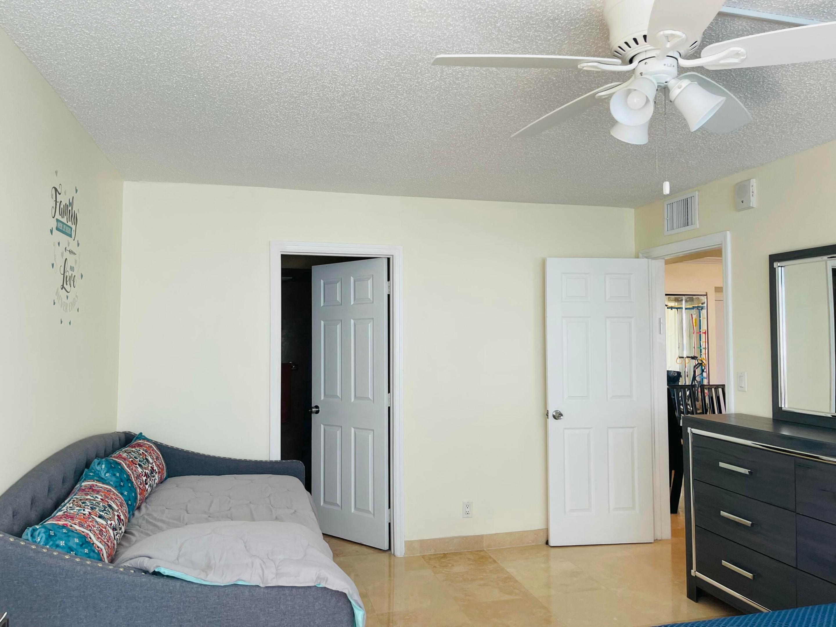 1237 Hillsboro Mile 302 Property Photo 34